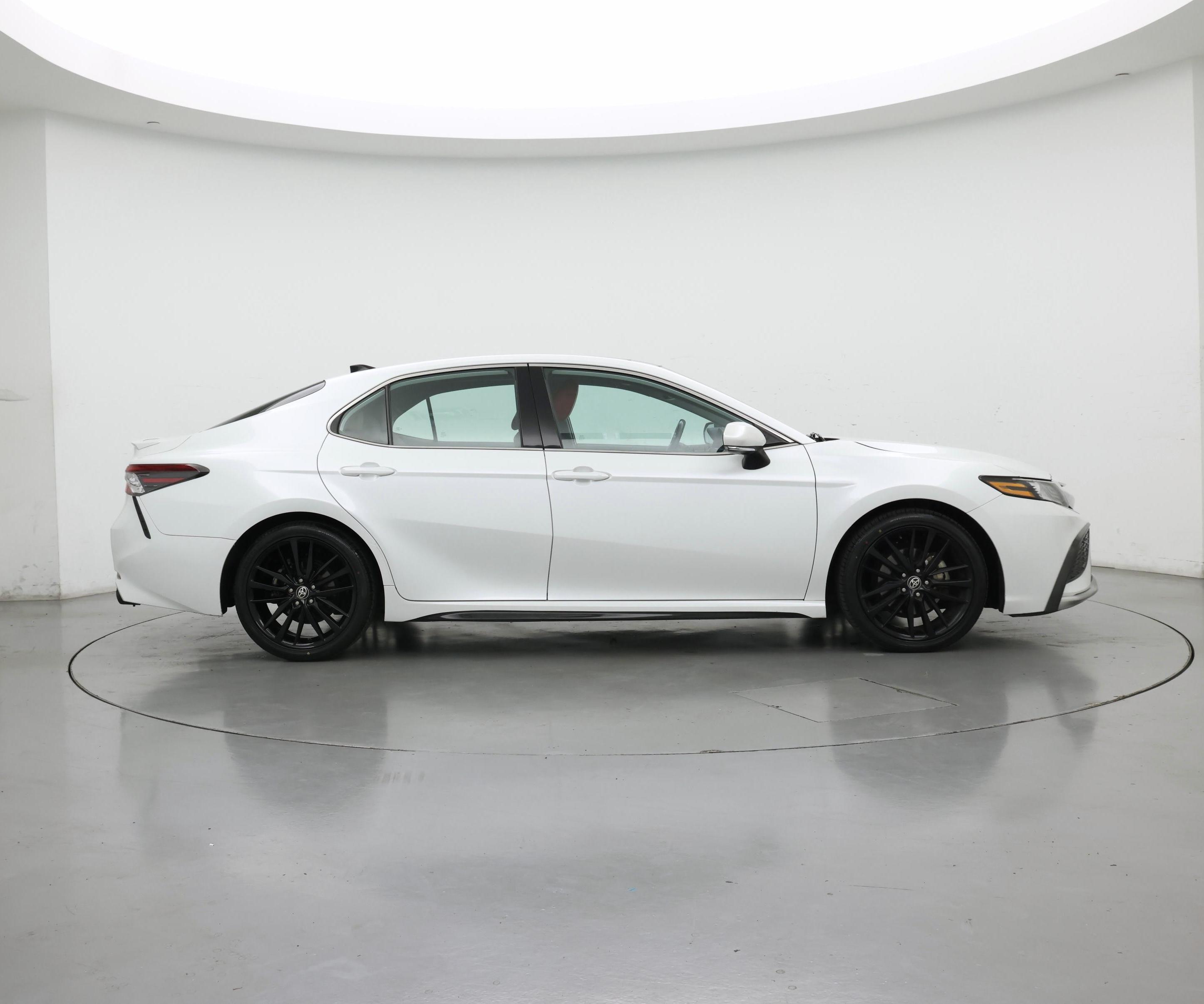 Thumbnail: 2021 Toyota Camry - 7