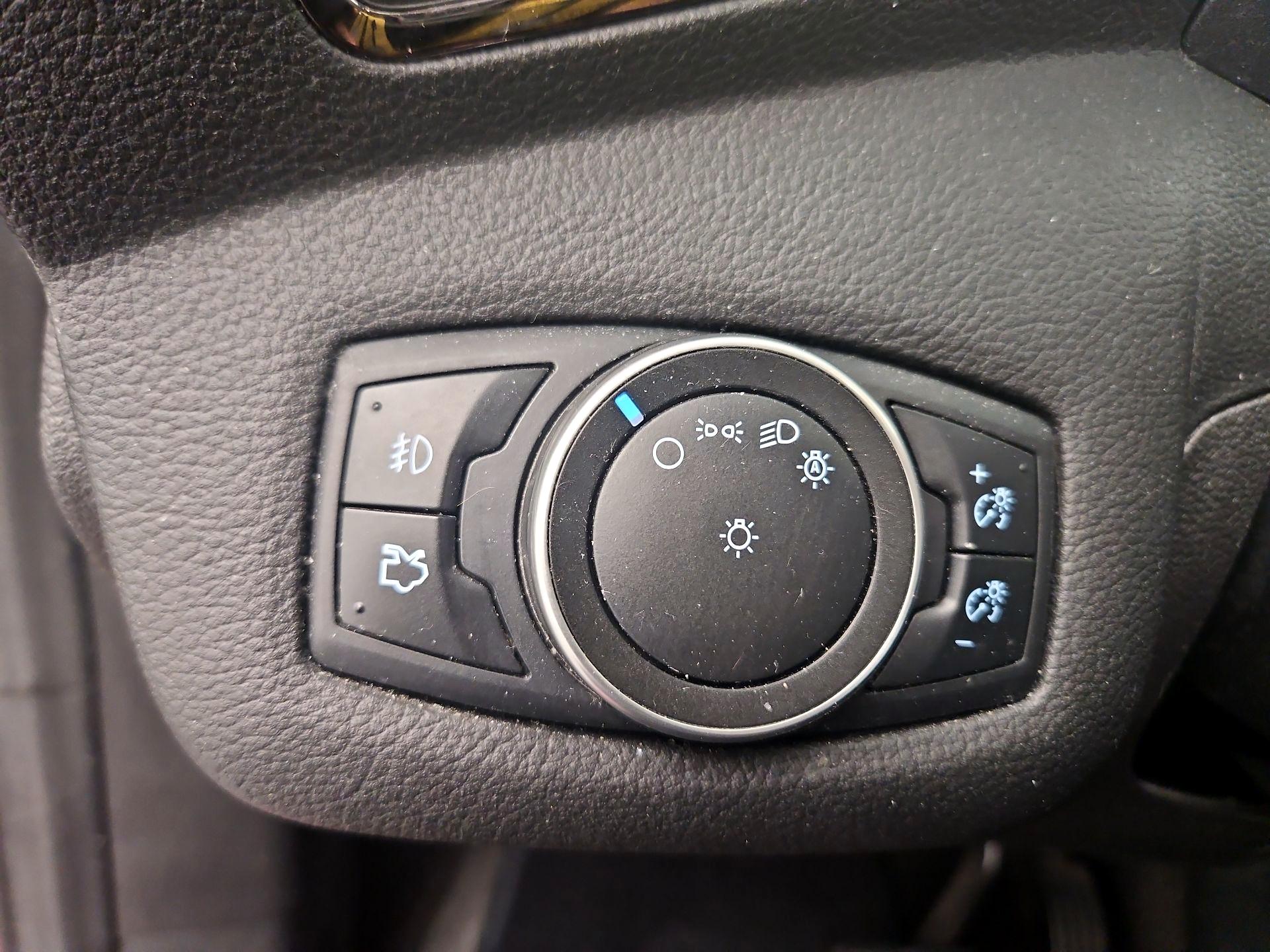 Thumbnail: 2016 Ford Escape - 13