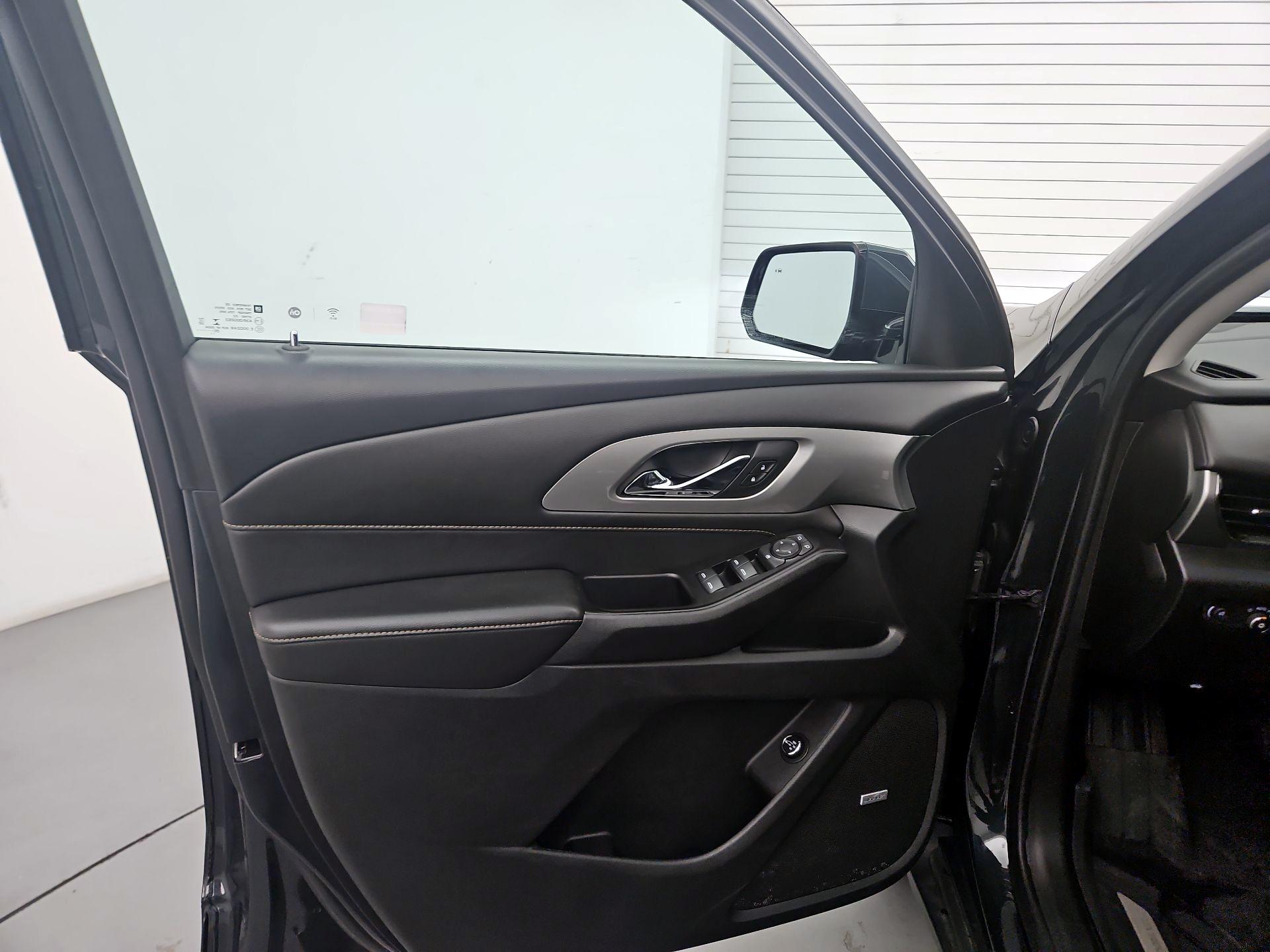 Thumbnail: 2020 Chevrolet Traverse - 12
