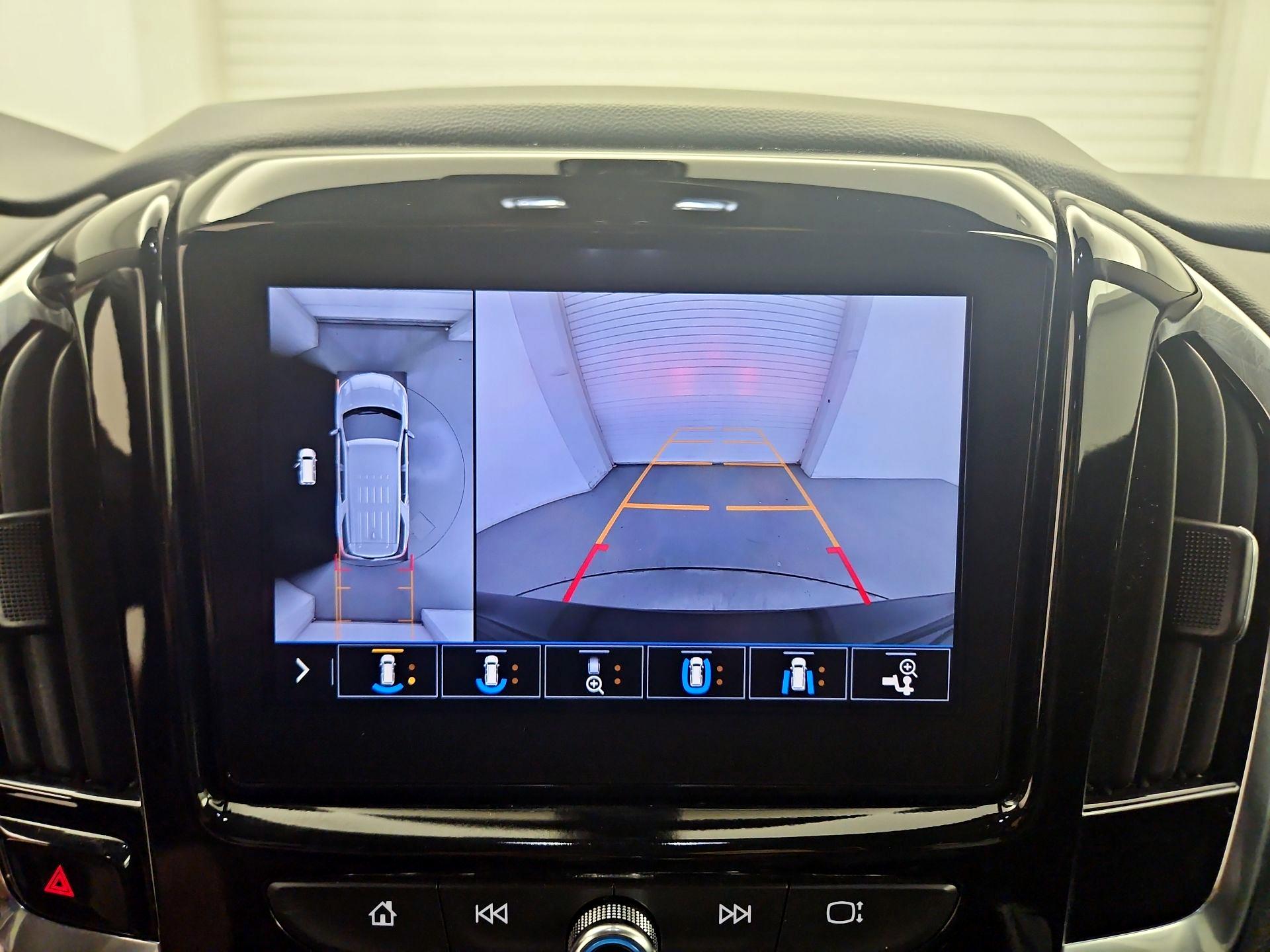 Thumbnail: 2020 Chevrolet Traverse - 14
