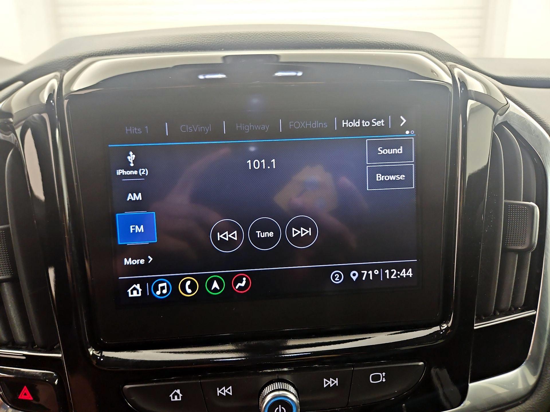 Thumbnail: 2020 Chevrolet Traverse - 15