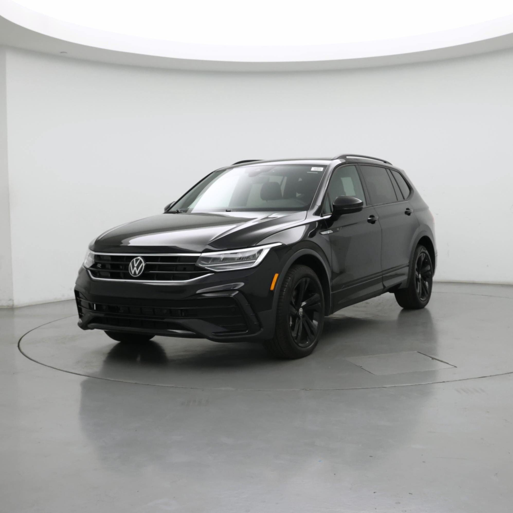 Thumbnail: 2024 Volkswagen Tiguan - 4