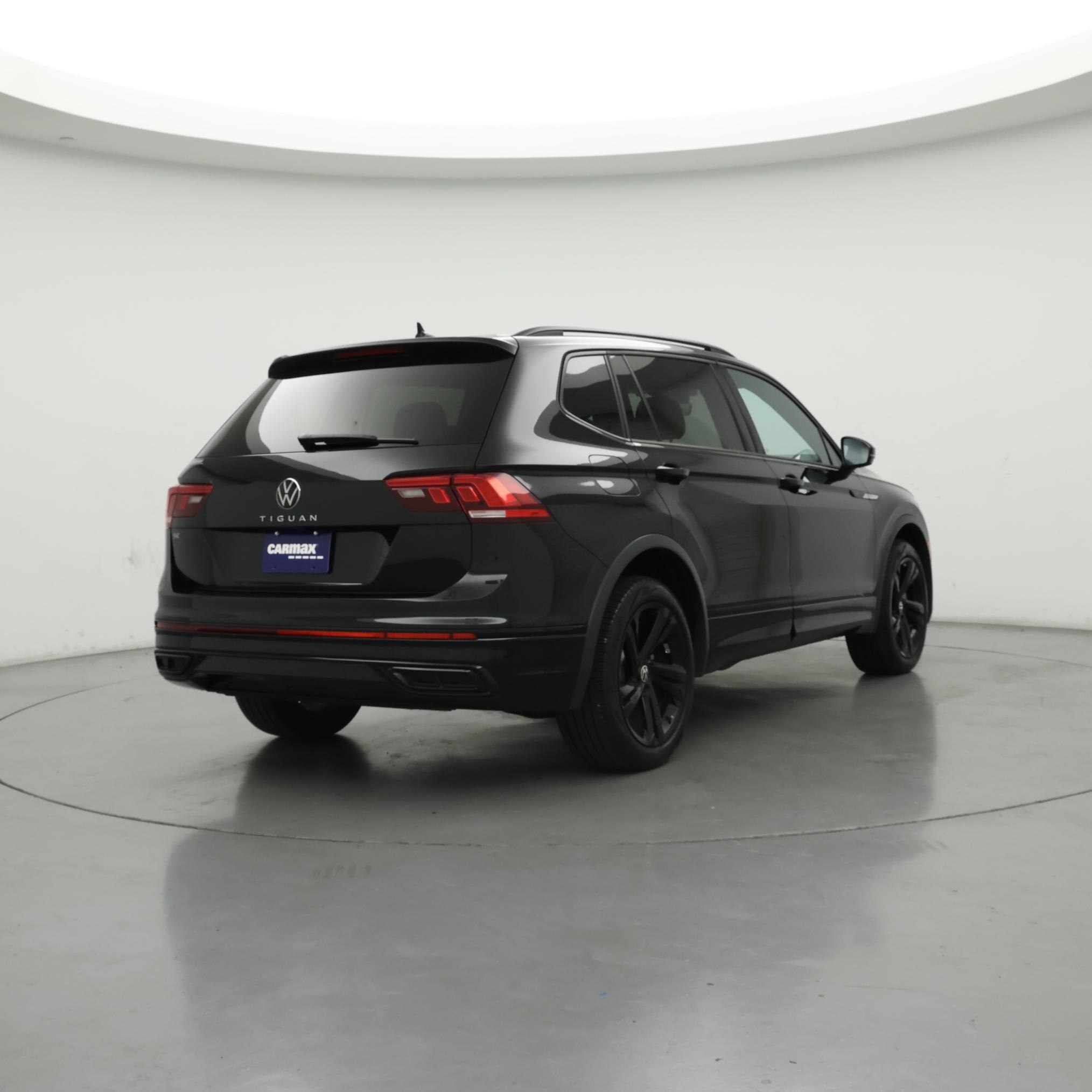 Thumbnail: 2024 Volkswagen Tiguan - 8