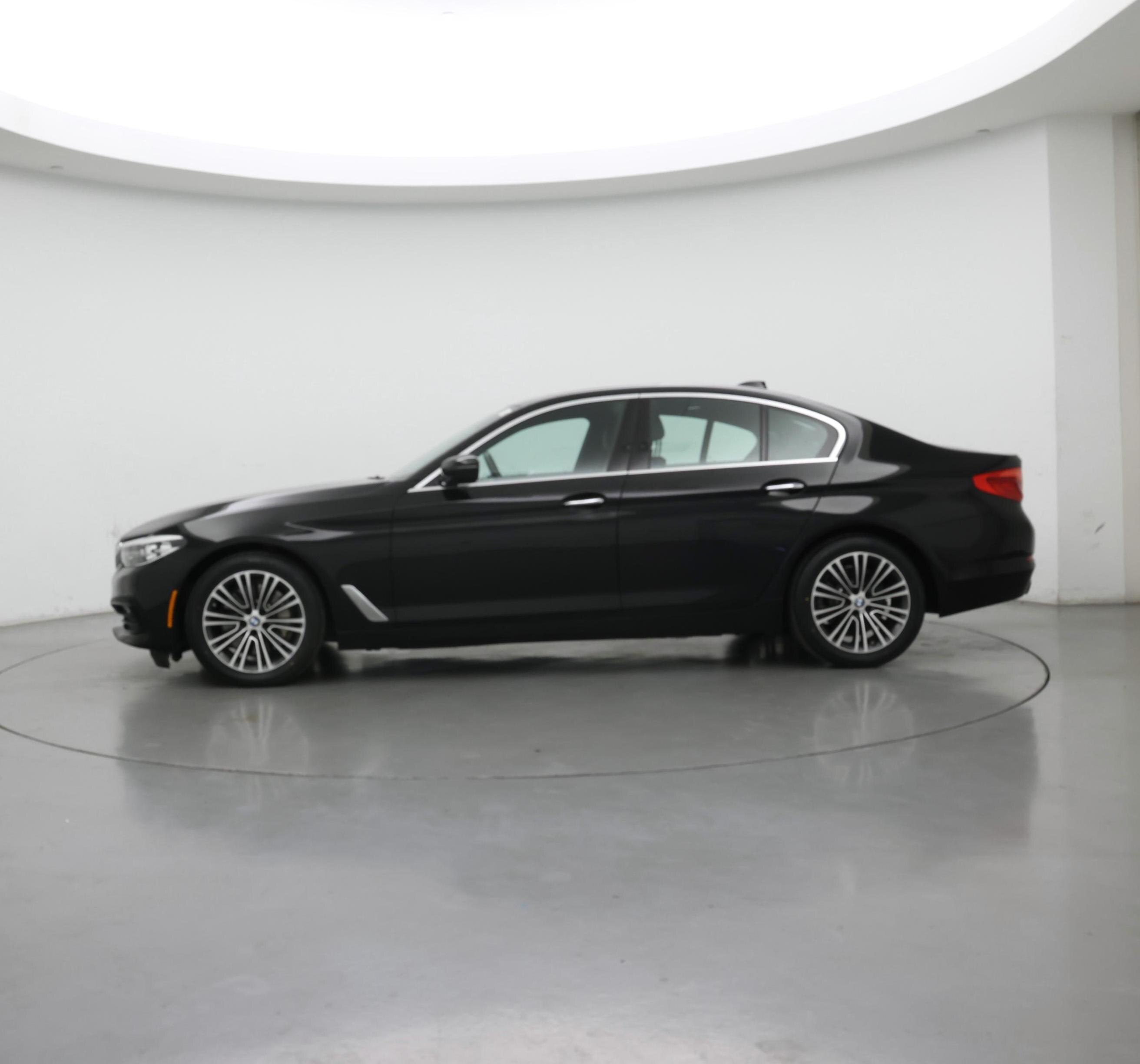 Thumbnail: 2018 BMW 5 Series - 3
