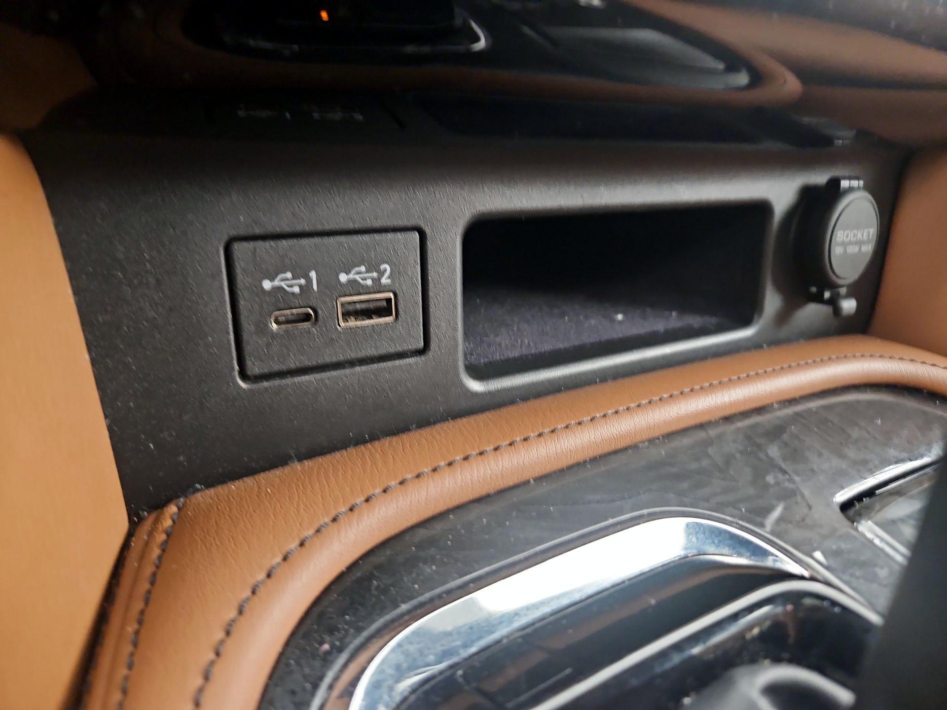 Thumbnail: 2021 INFINITI QX80 - 19