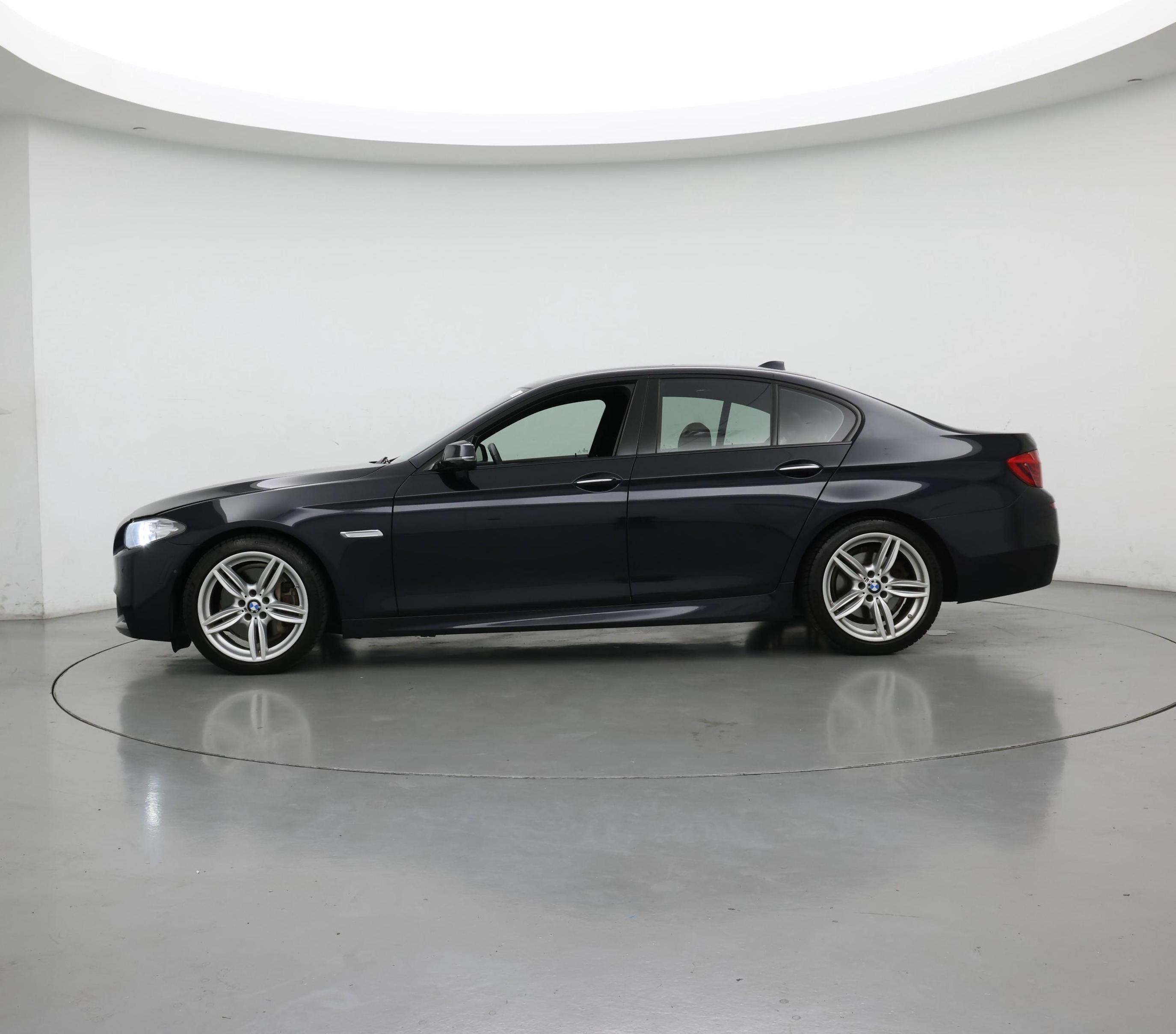 Thumbnail: 2016 BMW 5 Series - 3