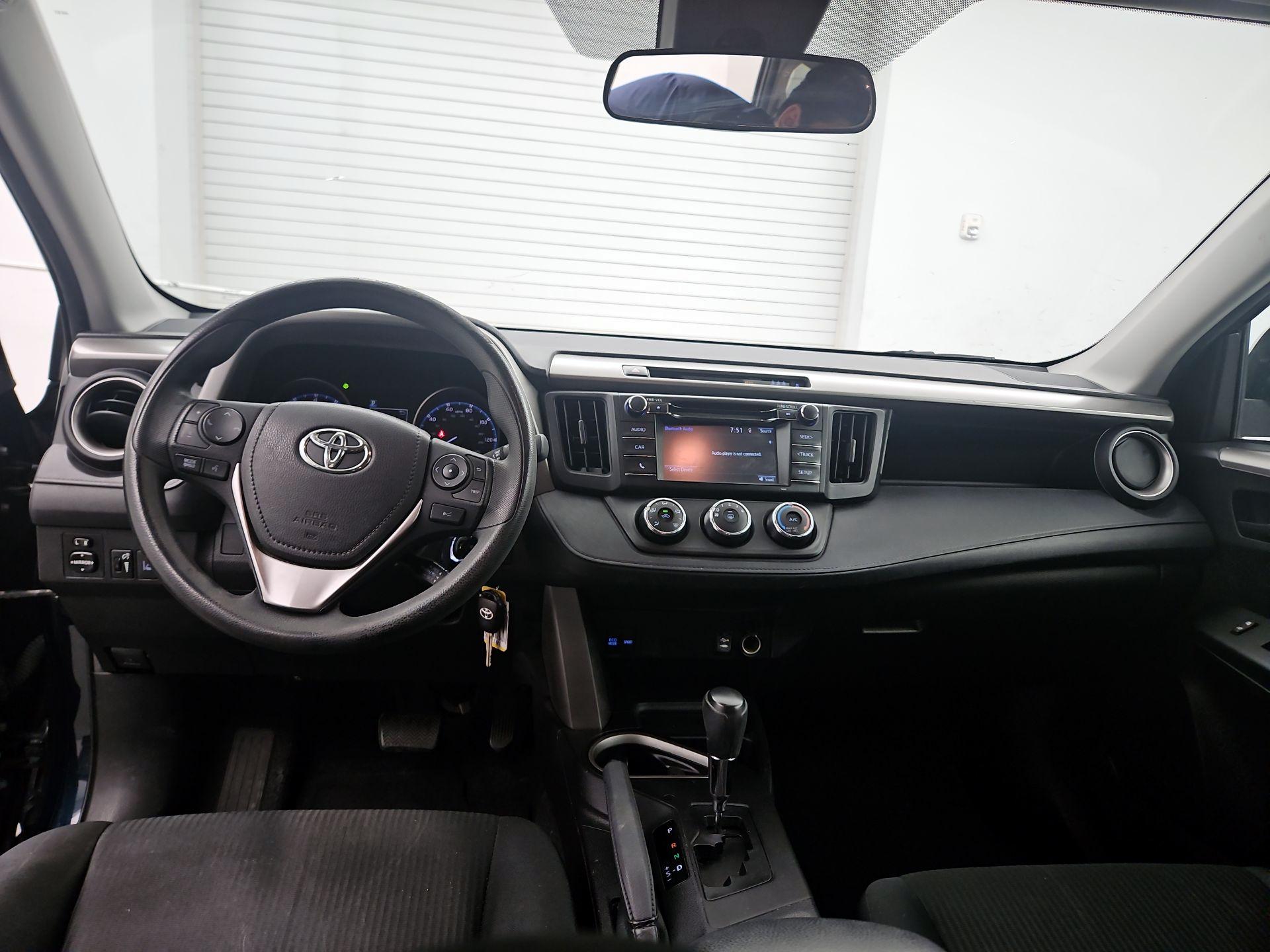 Thumbnail: 2017 Toyota RAV4 - 9