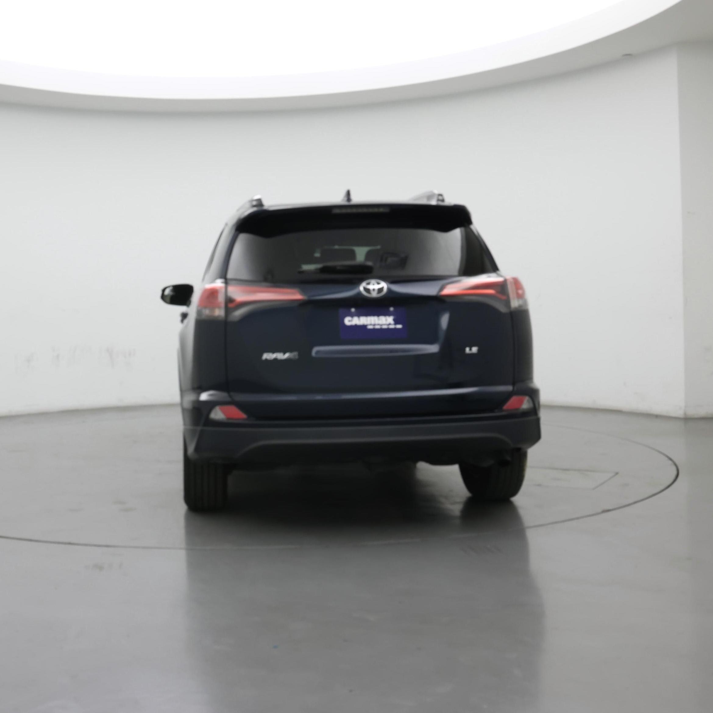 Thumbnail: 2017 Toyota RAV4 - 6