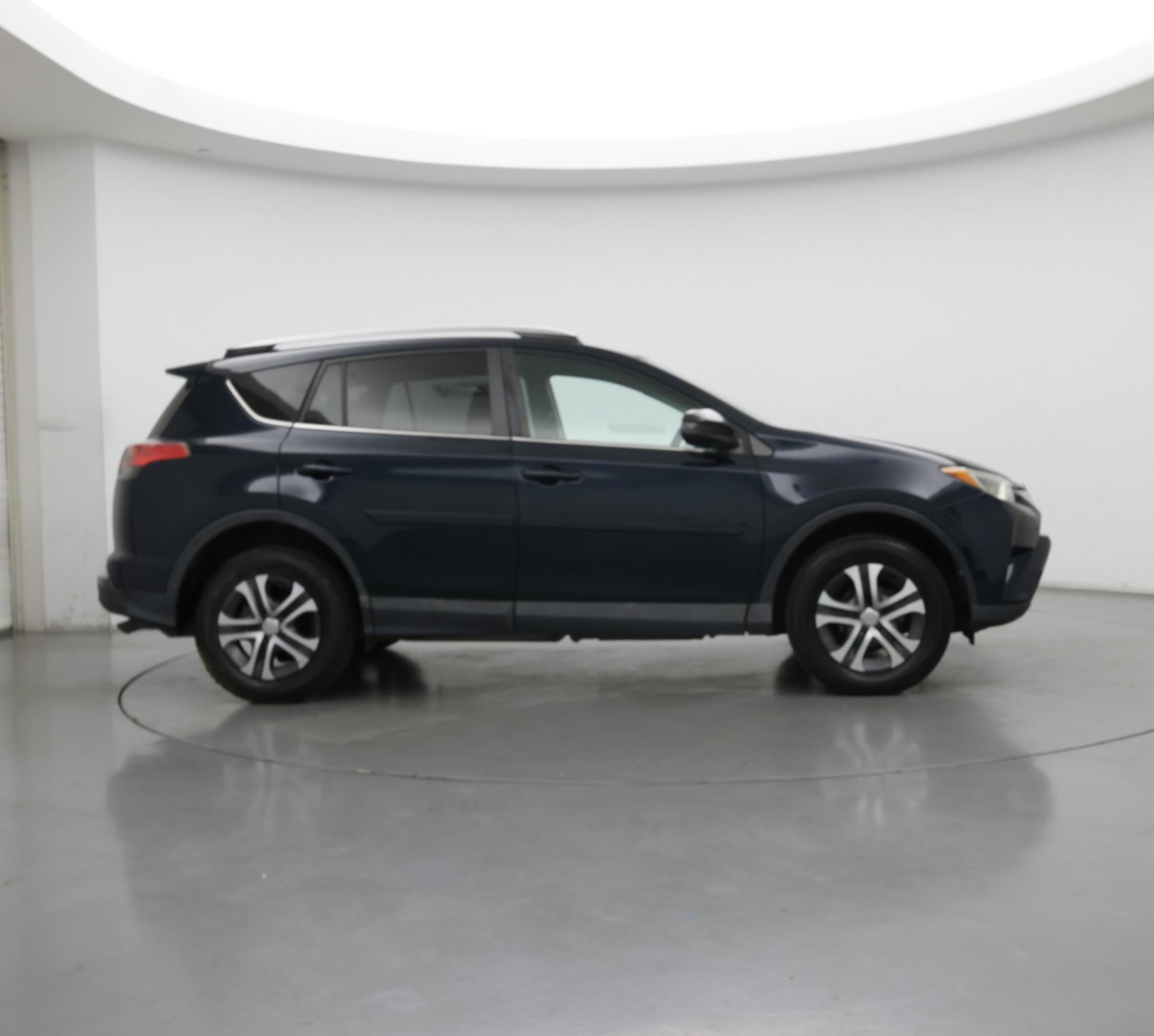 Thumbnail: 2017 Toyota RAV4 - 7