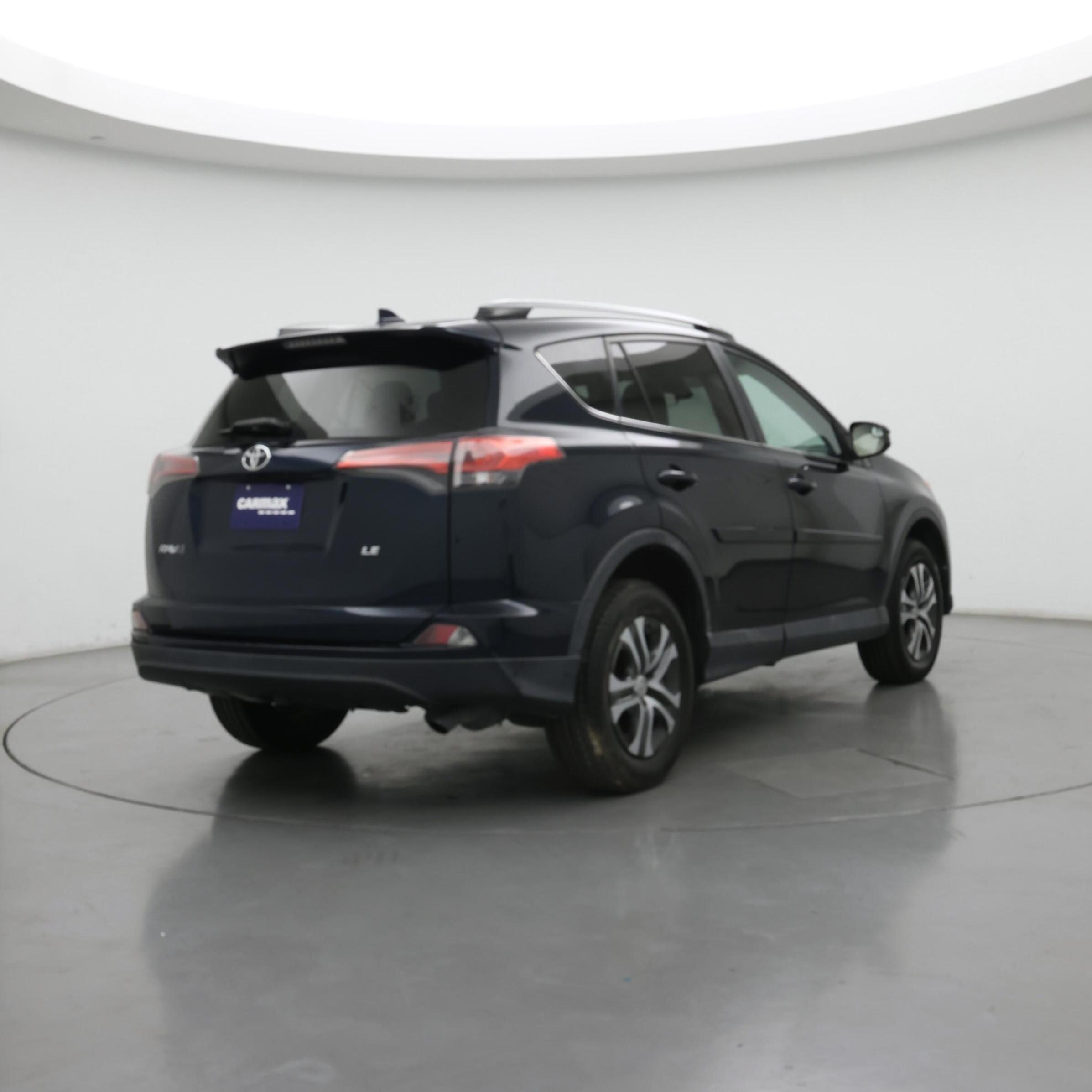 Thumbnail: 2017 Toyota RAV4 - 8