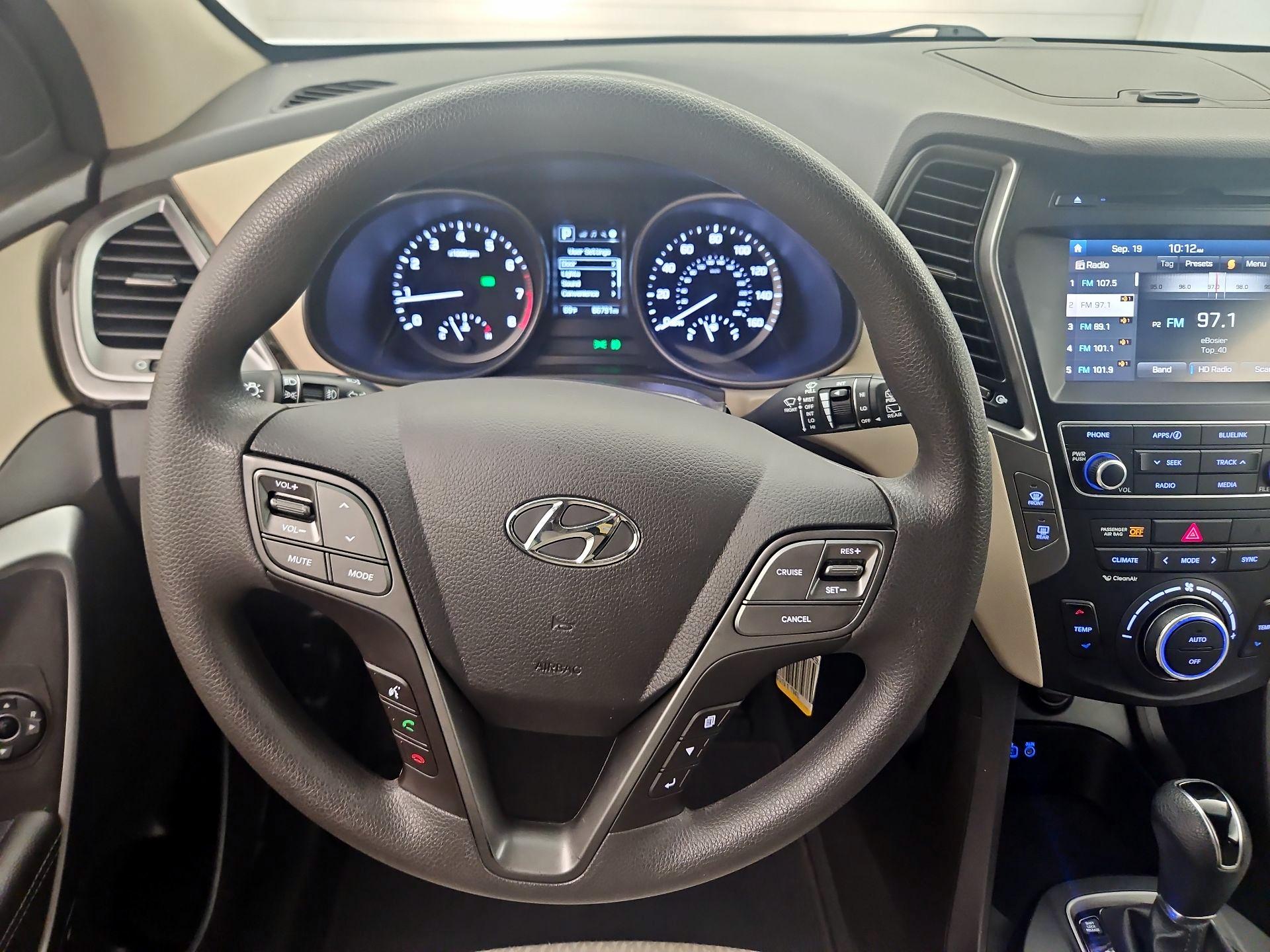 Thumbnail: 2017 Hyundai Santa Fe - 10
