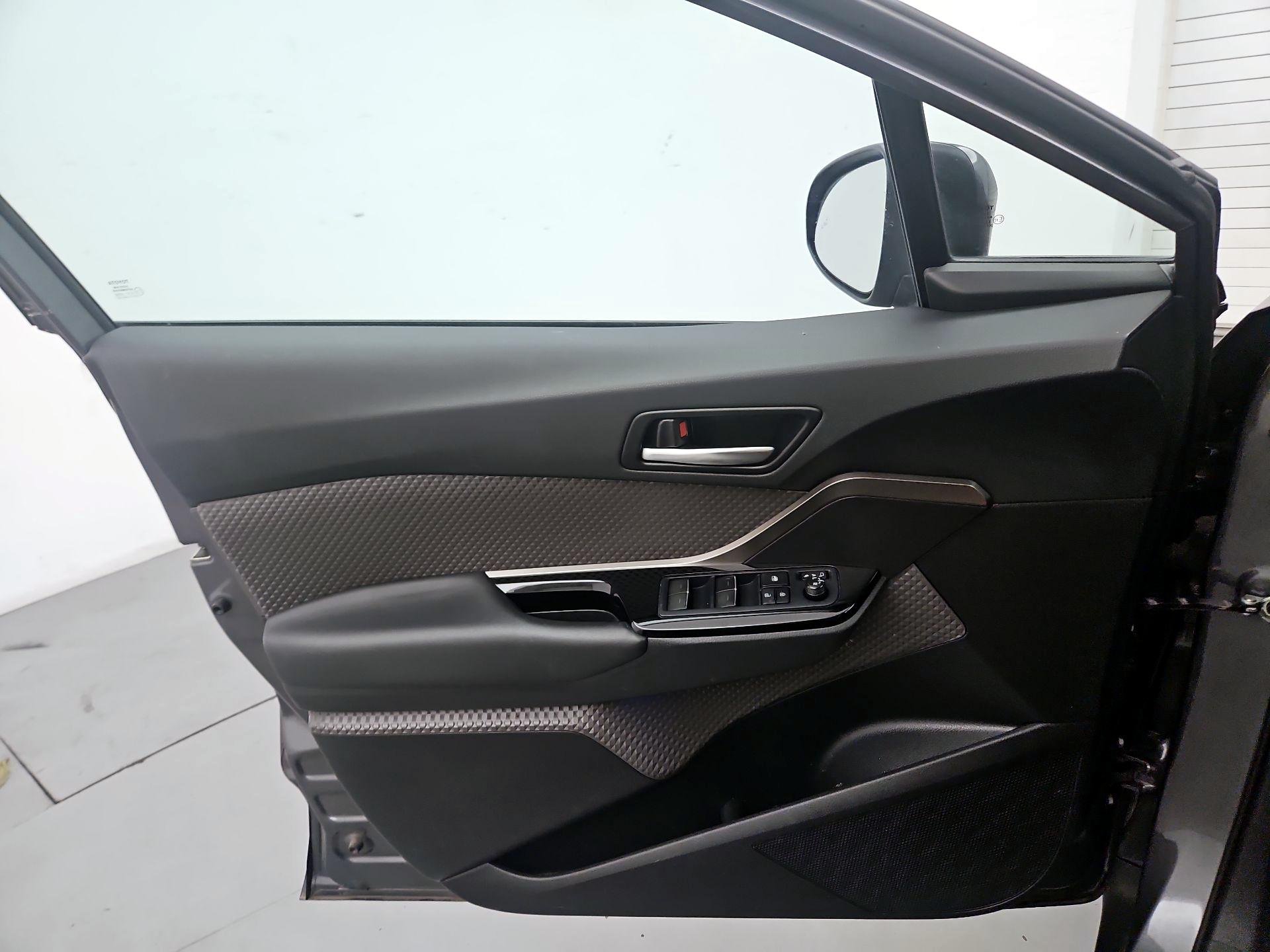 Thumbnail: 2021 Toyota C-HR - 12