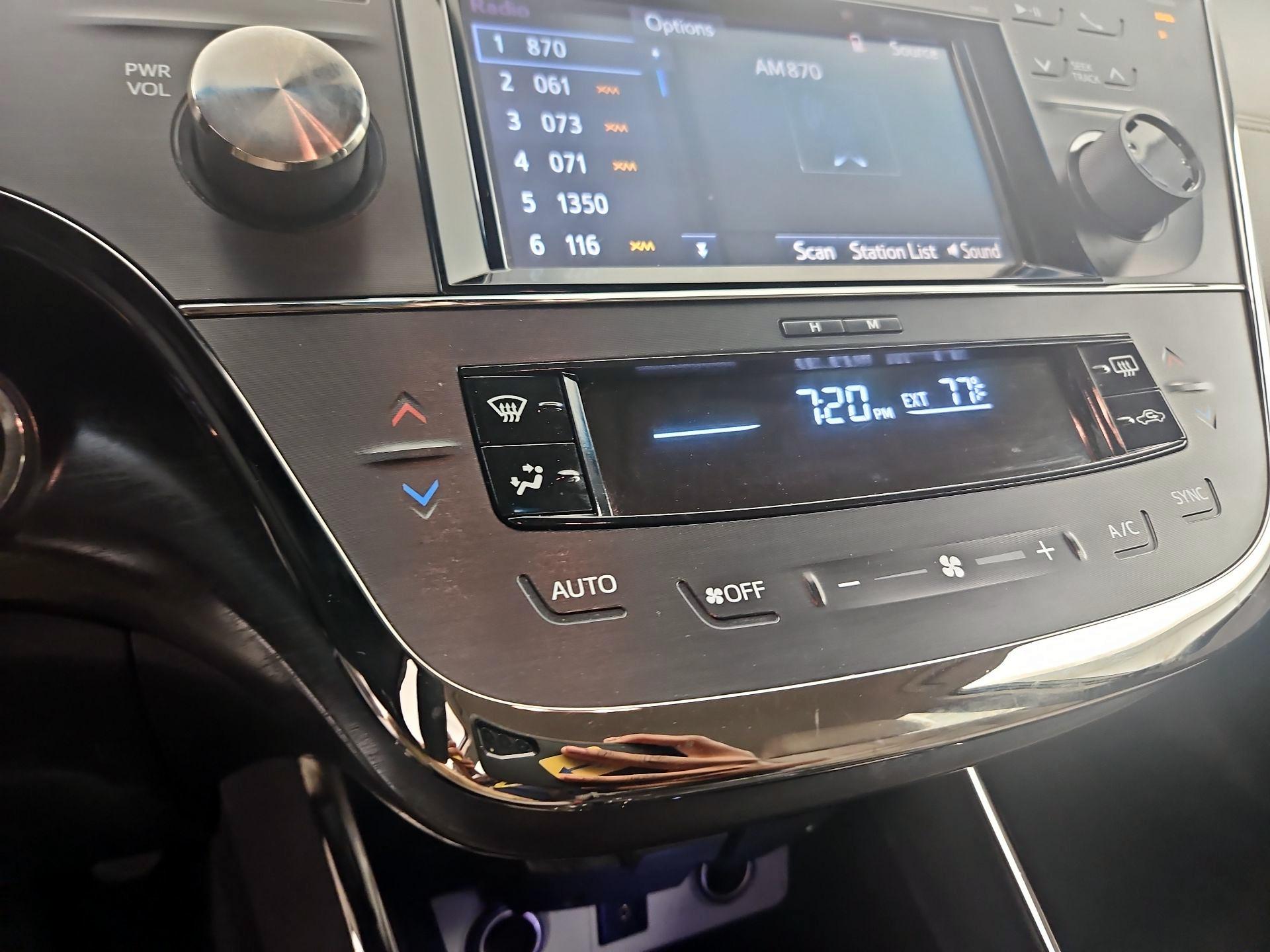 Thumbnail: 2017 Toyota Avalon - 16