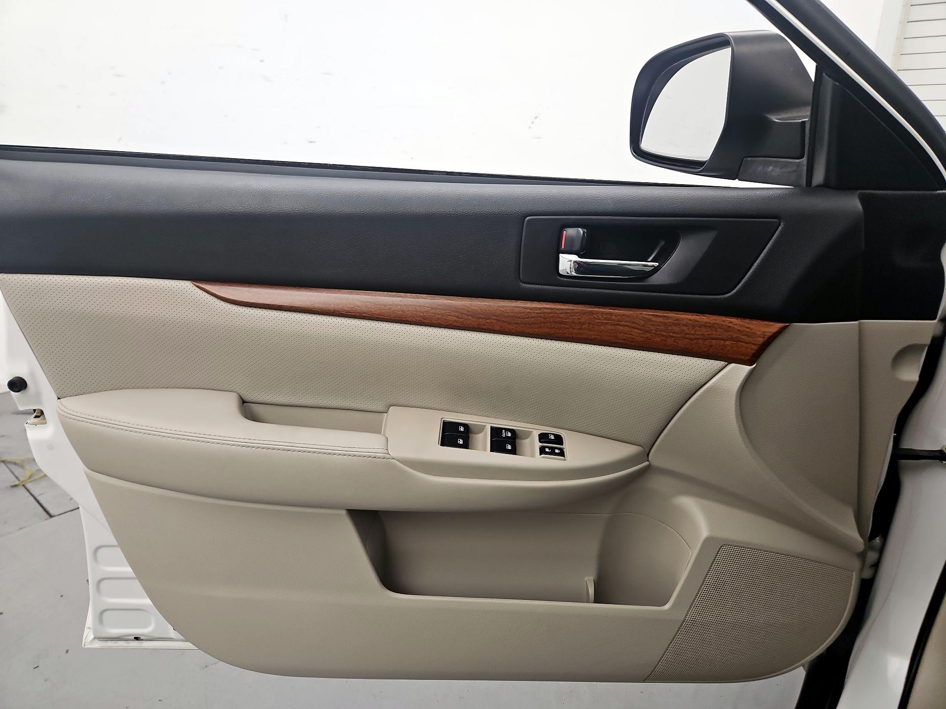 Thumbnail: 2014 Subaru Outback - 12