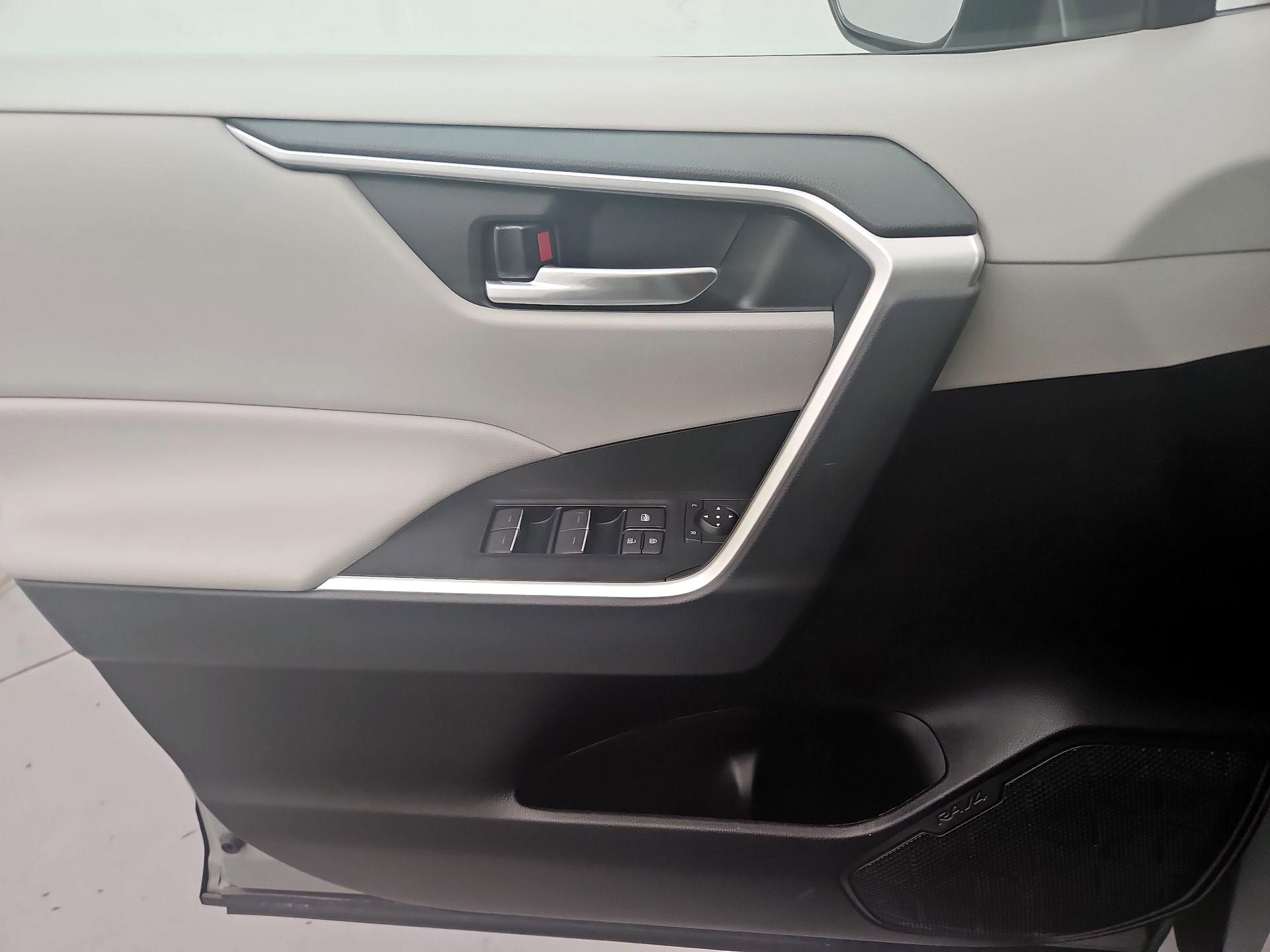 Thumbnail: 2023 Toyota RAV4 - 12