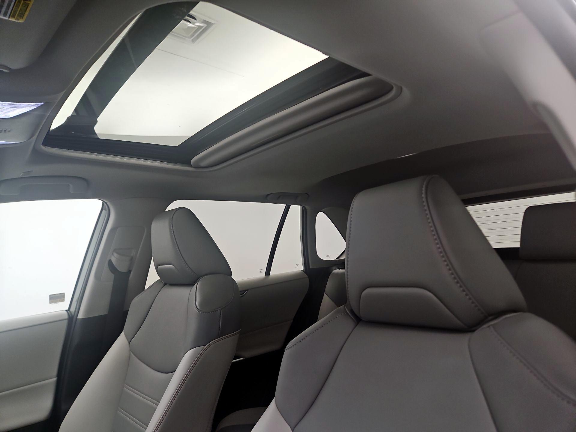 Thumbnail: 2023 Toyota RAV4 - 18
