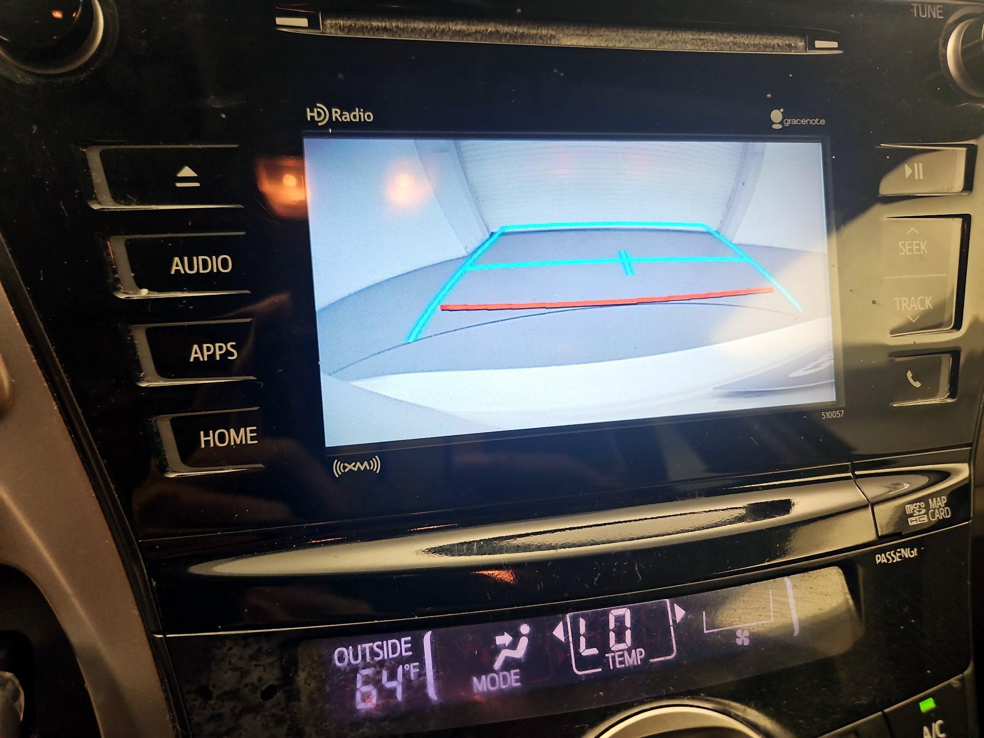 Thumbnail: 2016 Toyota Prius v - 14
