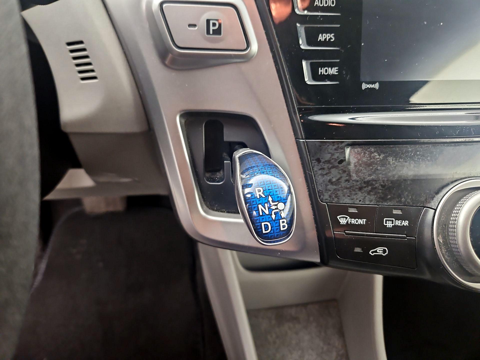 Thumbnail: 2016 Toyota Prius v - 17
