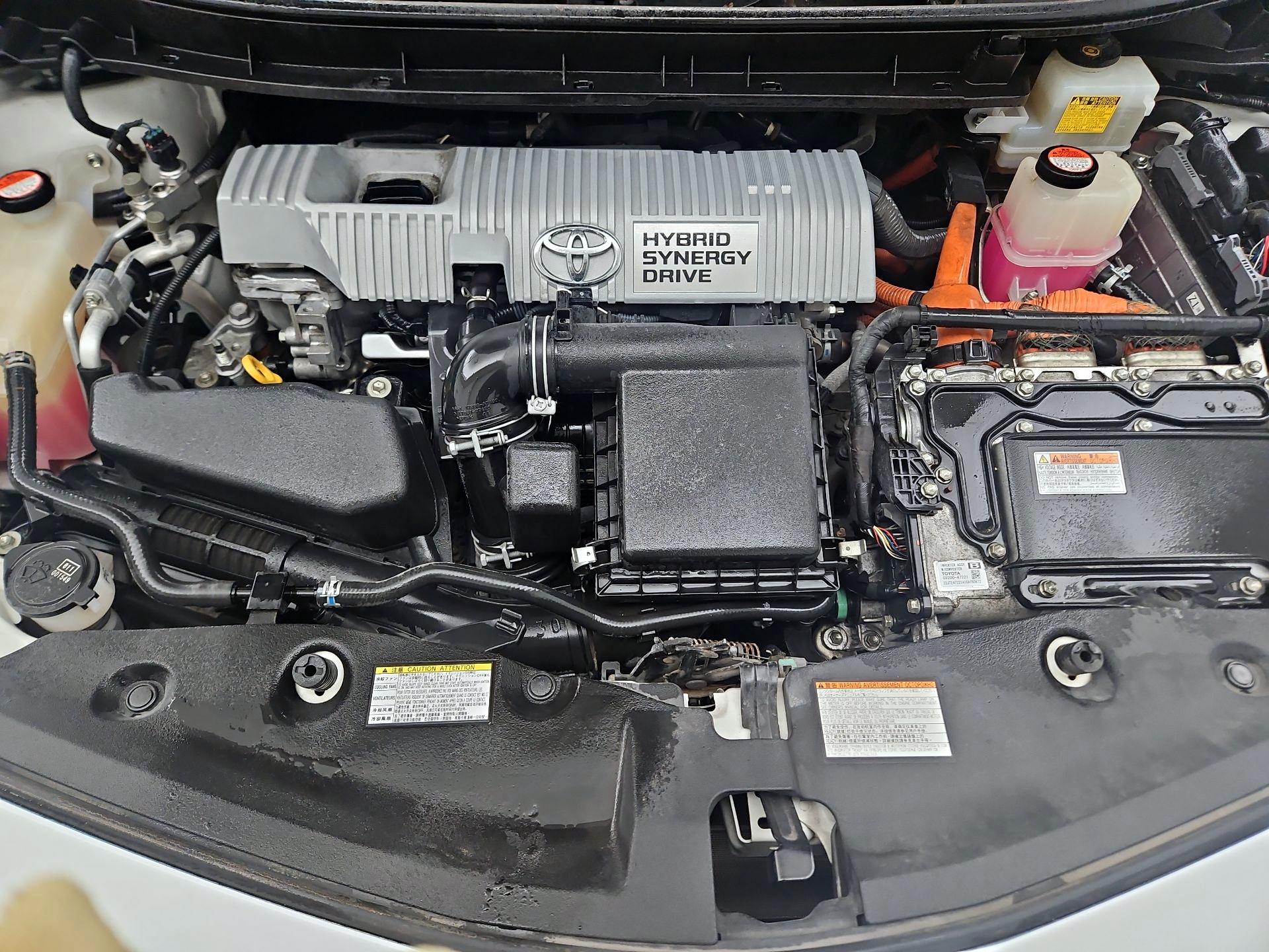 Thumbnail: 2016 Toyota Prius v - 20