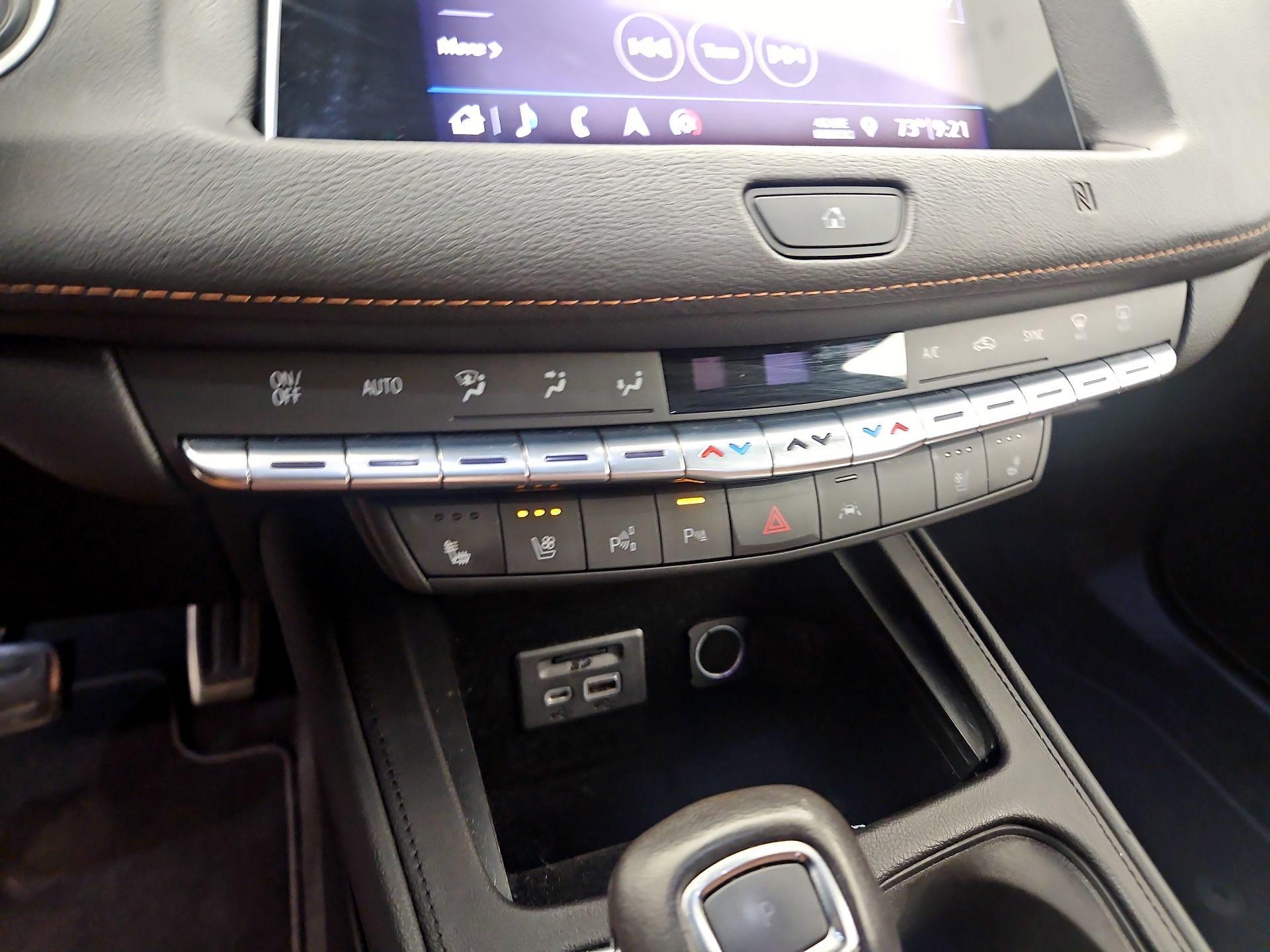 Thumbnail: 2019 Cadillac XT4 - 14