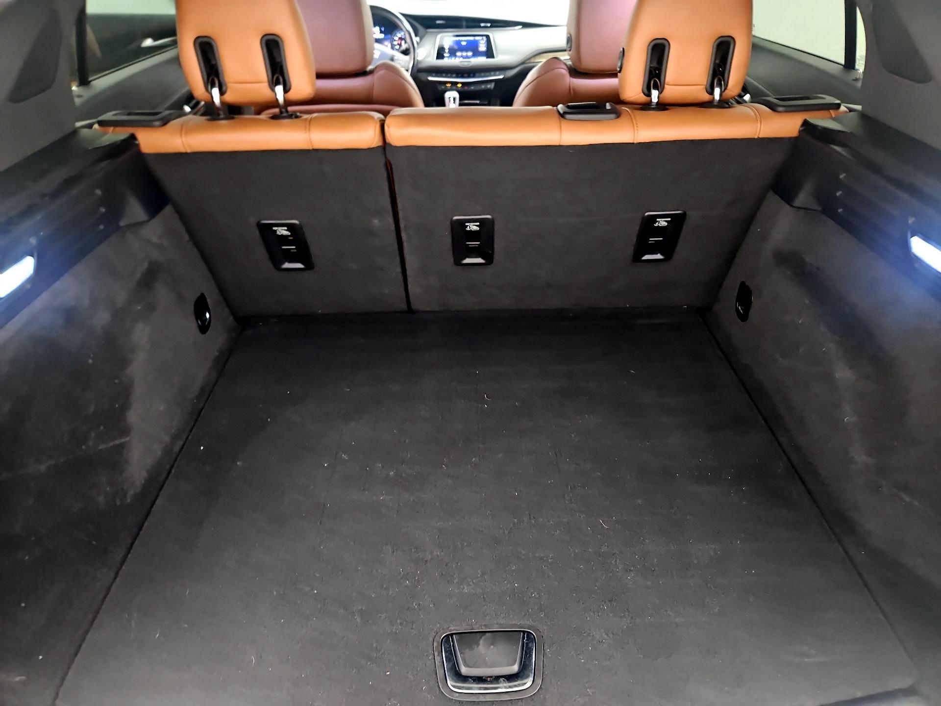 Thumbnail: 2019 Cadillac XT4 - 18