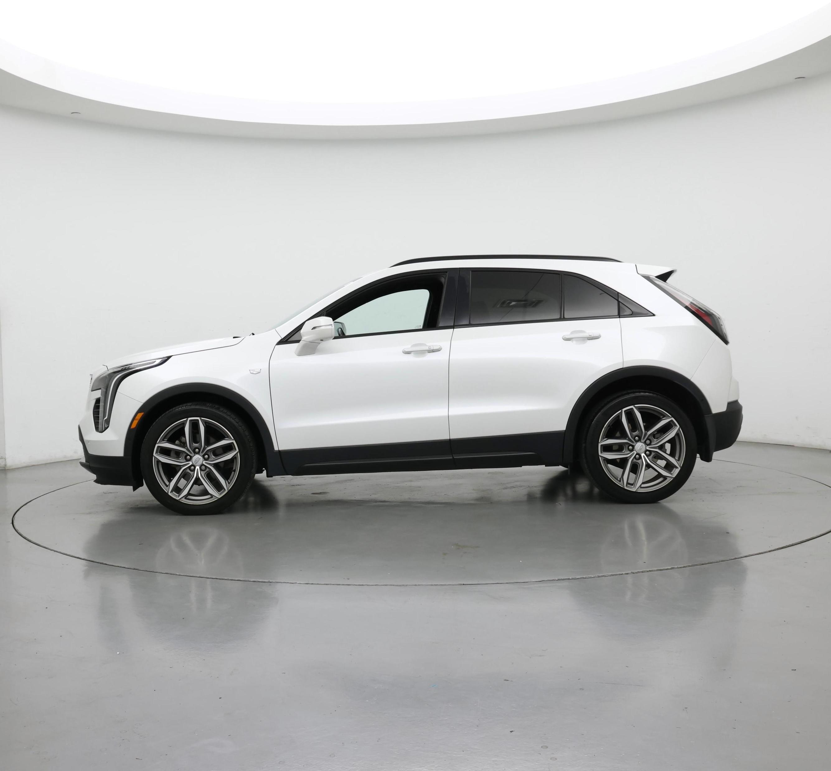 Thumbnail: 2019 Cadillac XT4 - 3