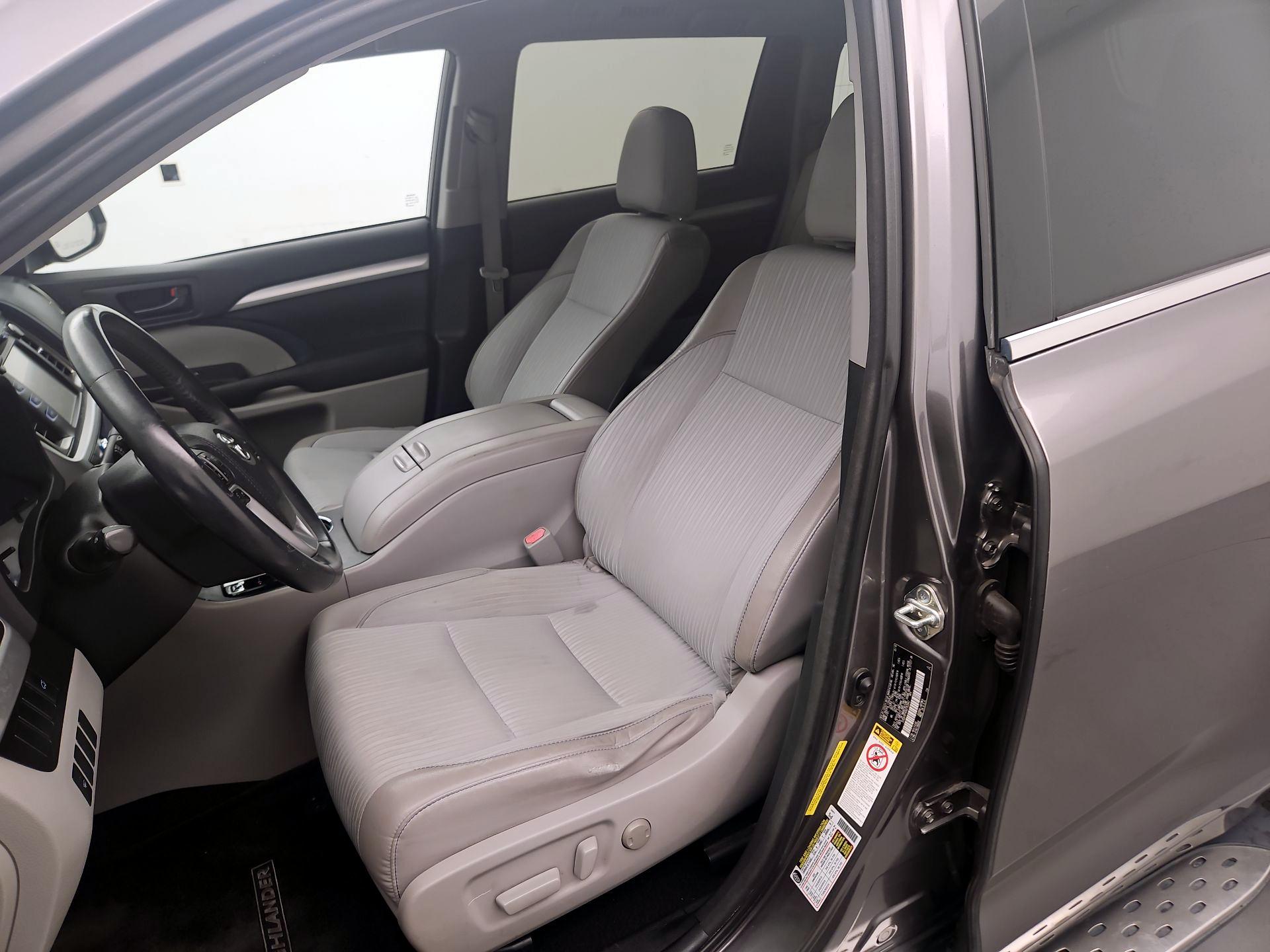 Thumbnail: 2016 Toyota Highlander - 11