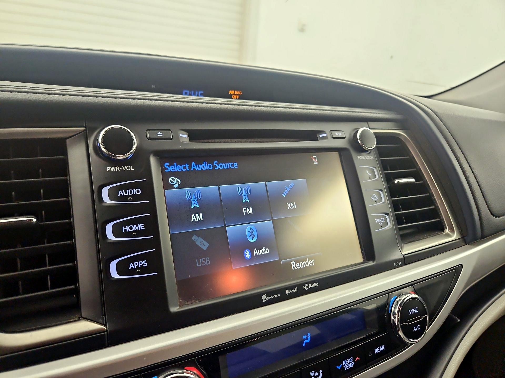 Thumbnail: 2016 Toyota Highlander - 15