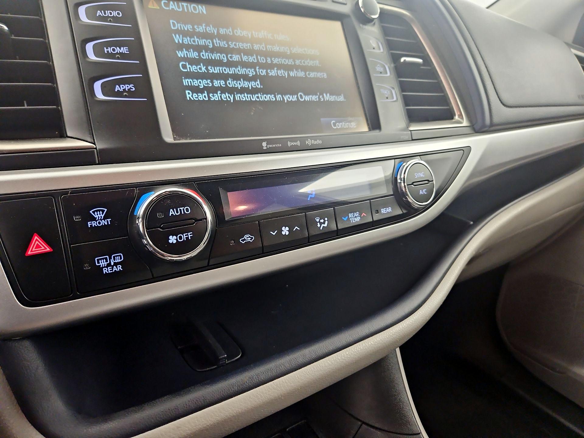 Thumbnail: 2016 Toyota Highlander - 16
