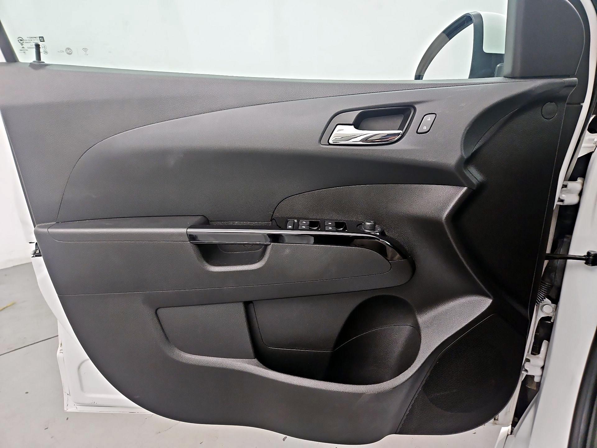 Thumbnail: 2017 Chevrolet Sonic - 12