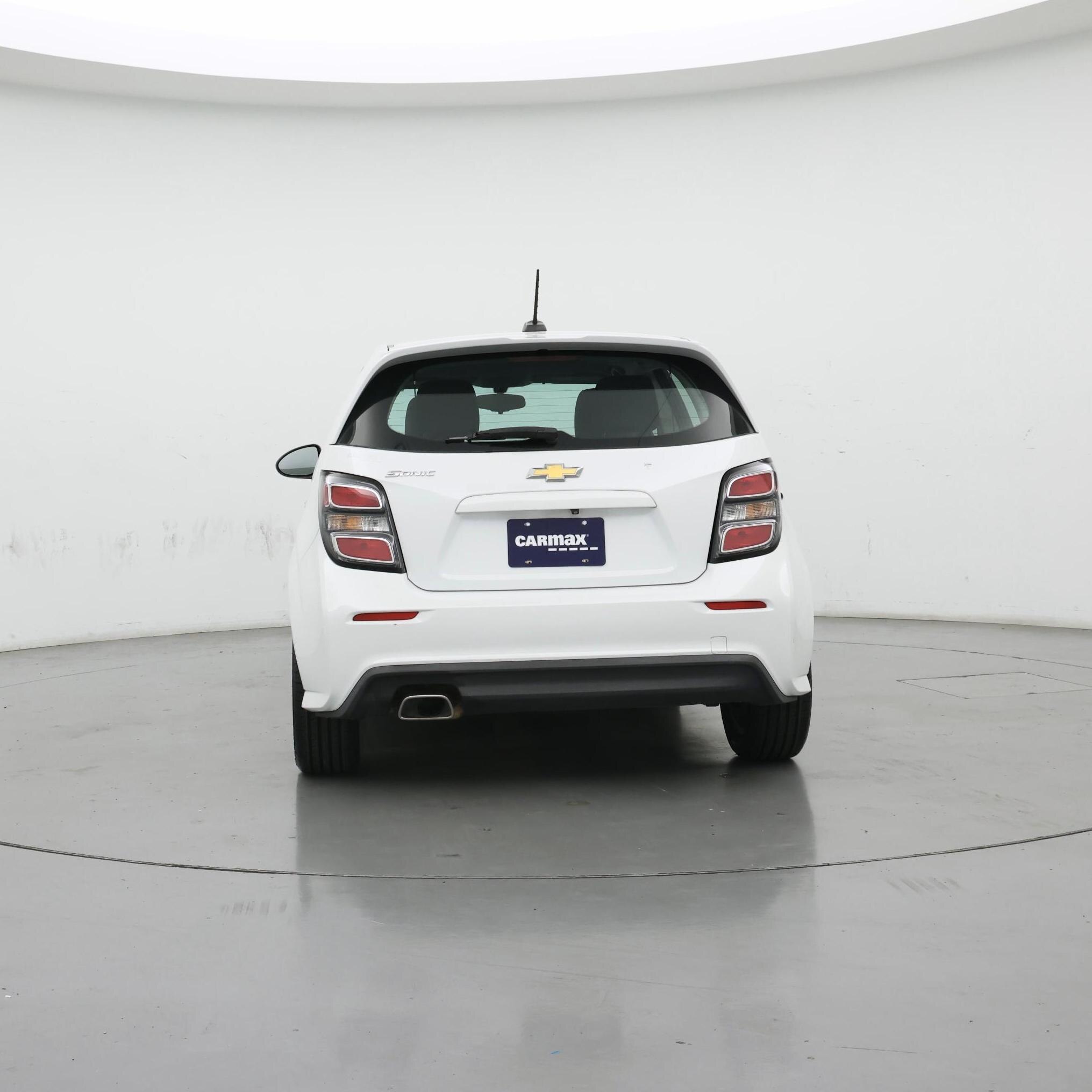 Thumbnail: 2017 Chevrolet Sonic - 6
