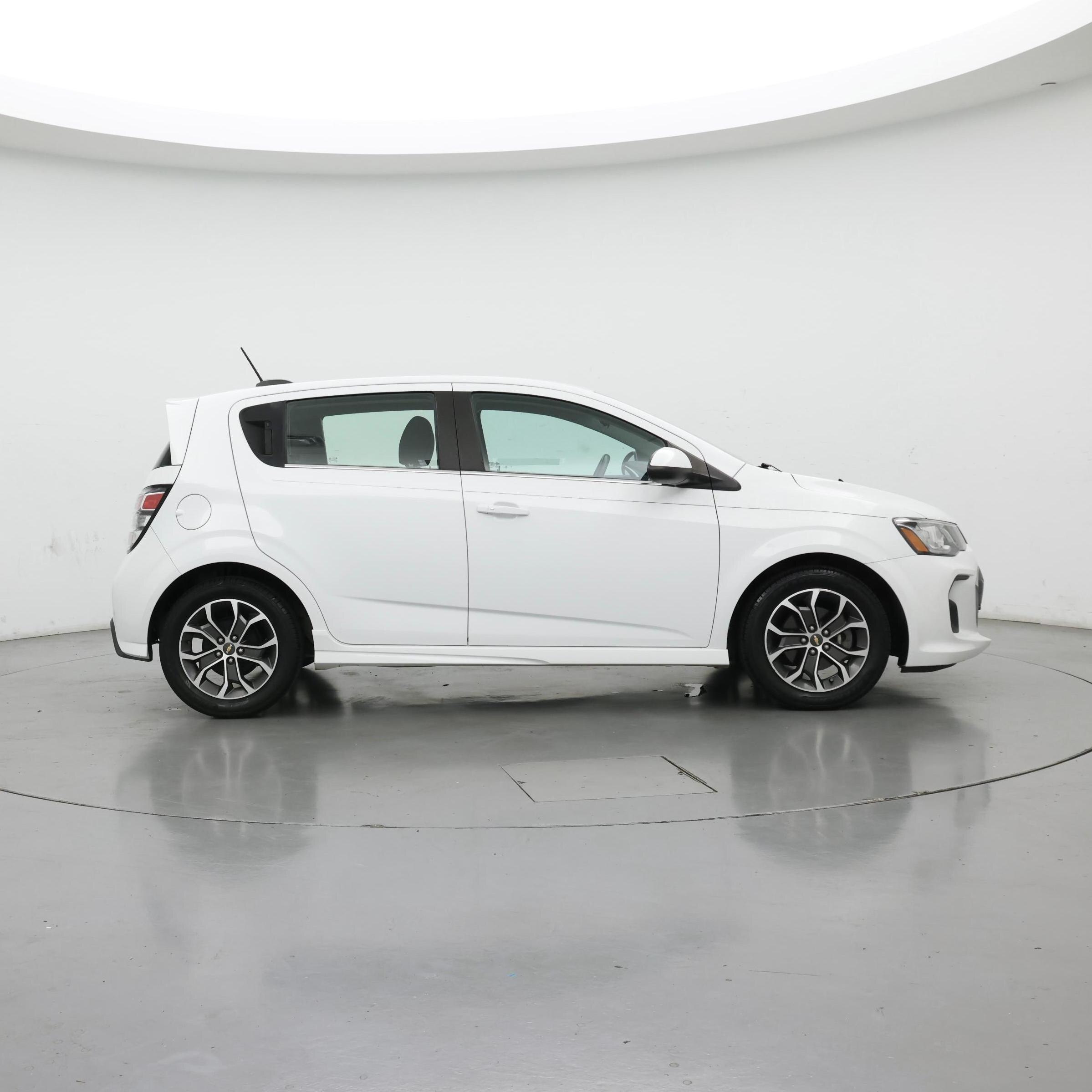Thumbnail: 2017 Chevrolet Sonic - 7