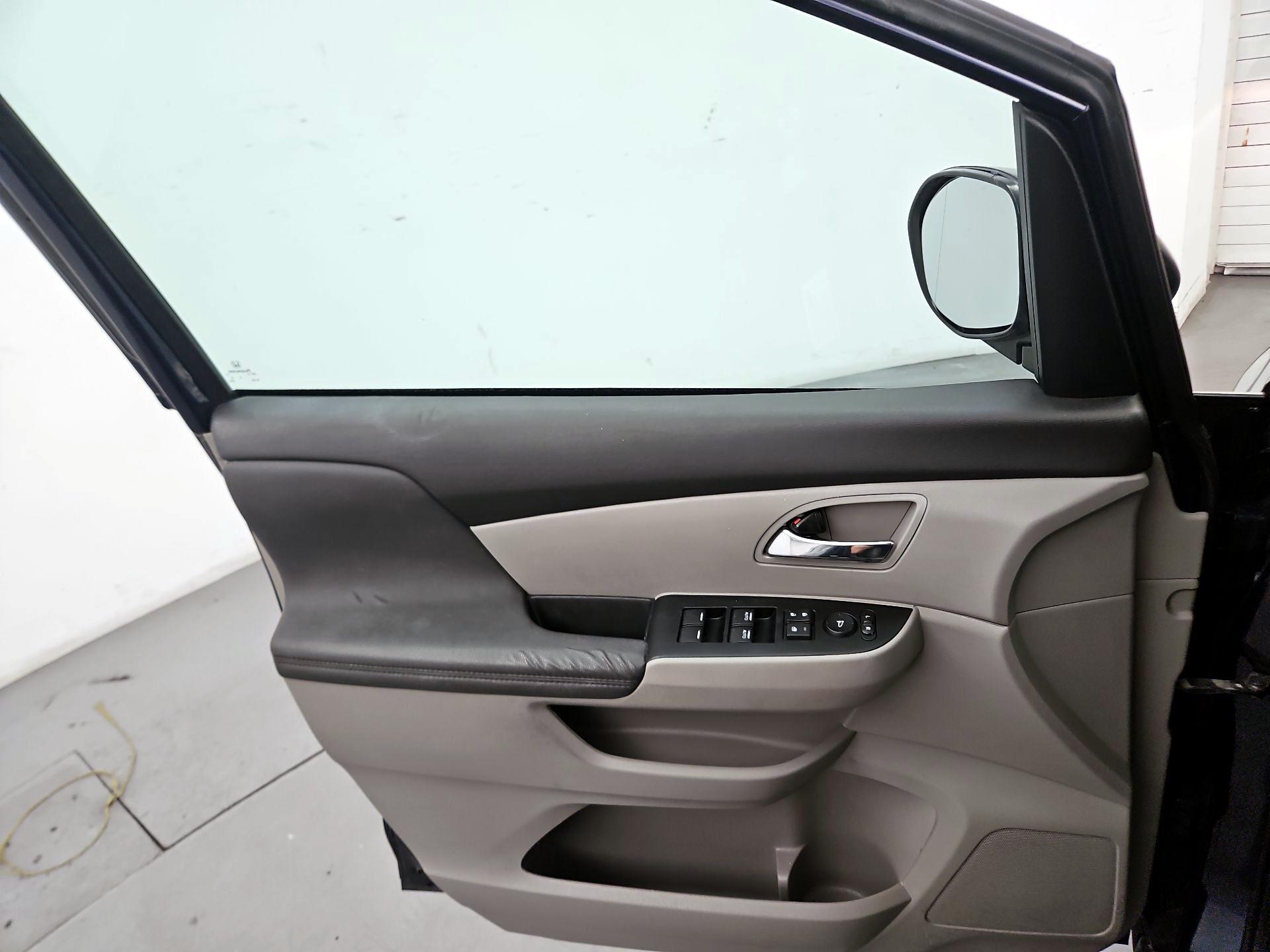 Thumbnail: 2015 Honda Odyssey - 12