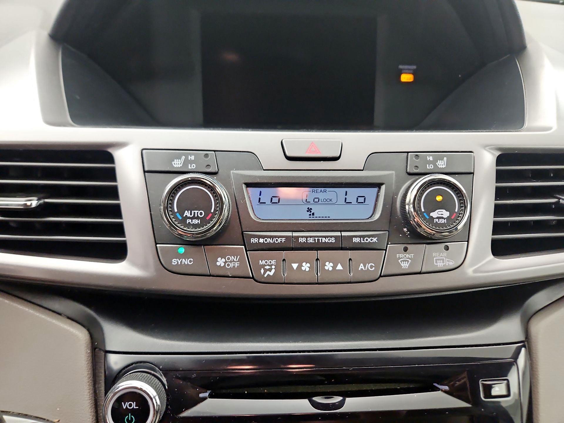 Thumbnail: 2015 Honda Odyssey - 16