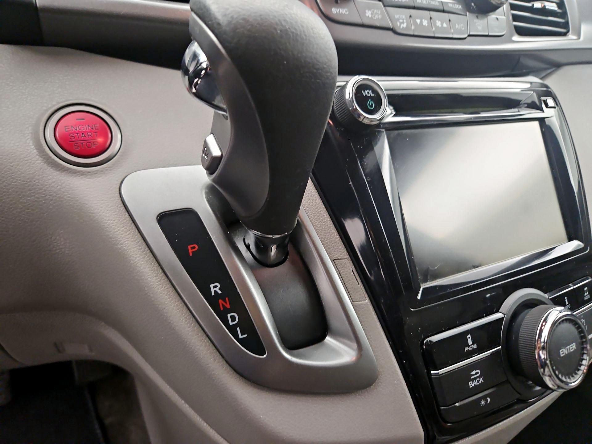 Thumbnail: 2015 Honda Odyssey - 17