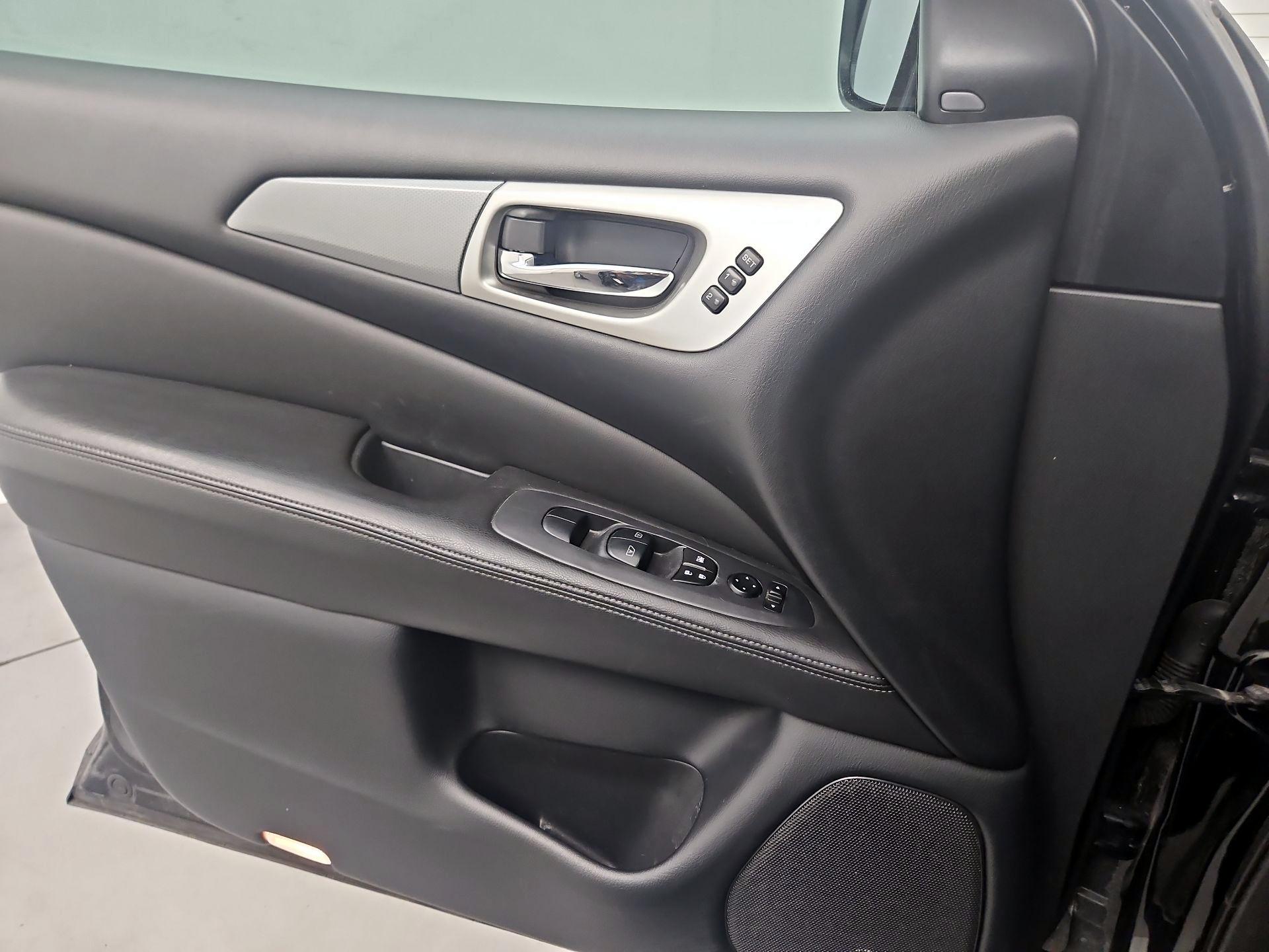 Thumbnail: 2020 Nissan Pathfinder - 12