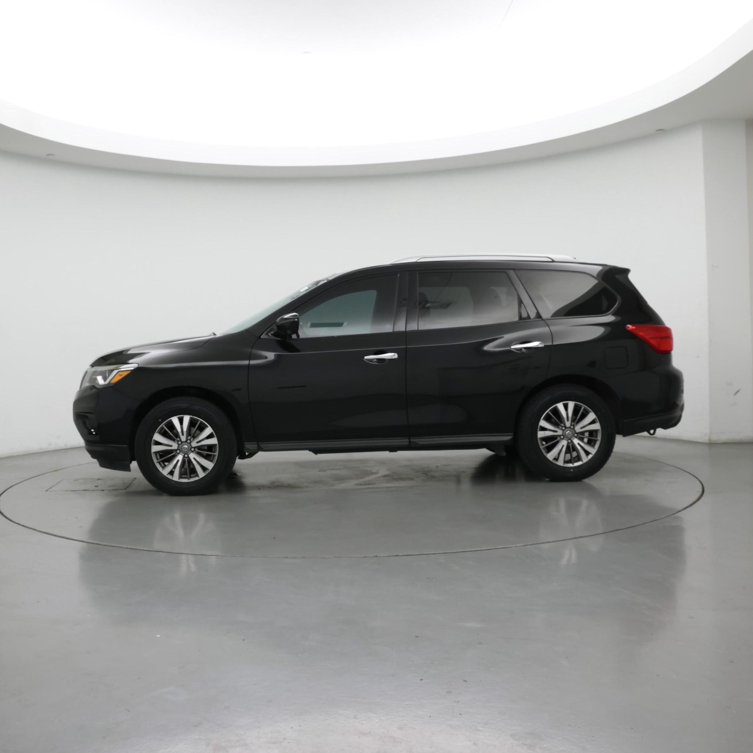 Thumbnail: 2020 Nissan Pathfinder - 3