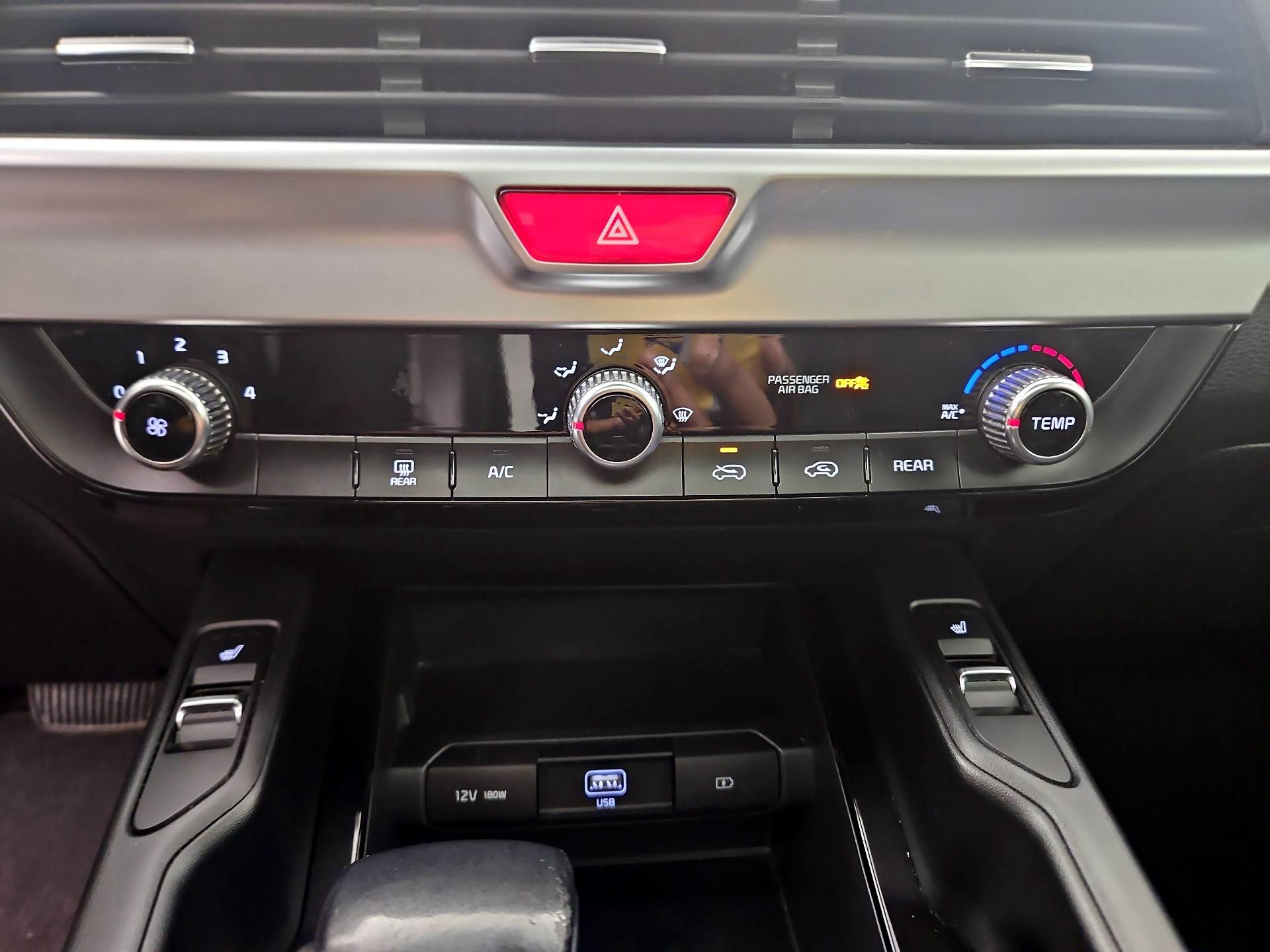 Thumbnail: 2021 Kia Telluride - 16