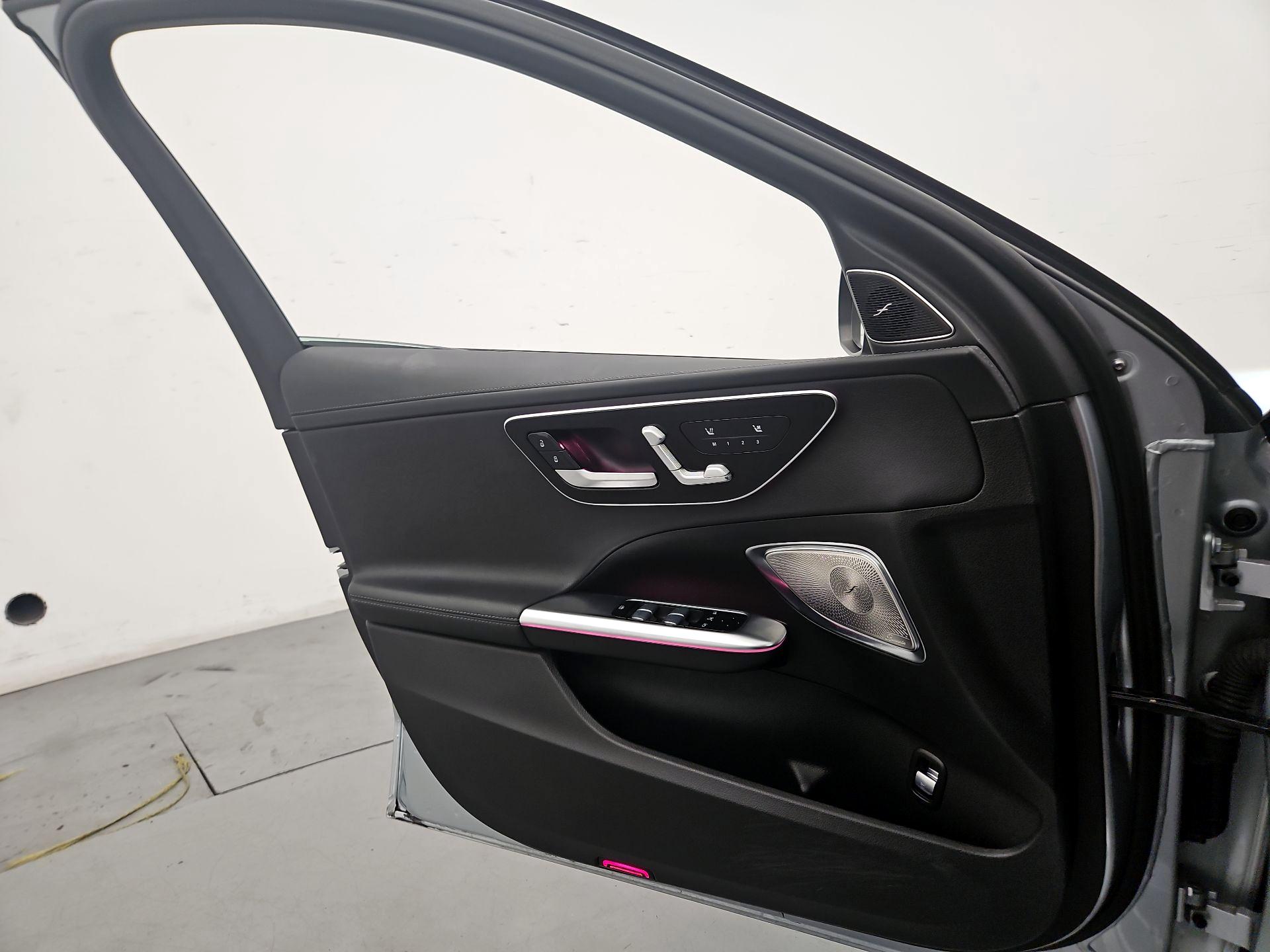 Thumbnail: 2023 Mercedes-Benz C-Class - 12