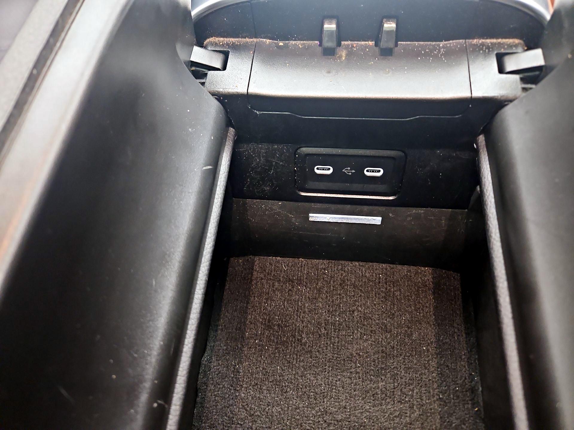 Thumbnail: 2023 Mercedes-Benz C-Class - 18