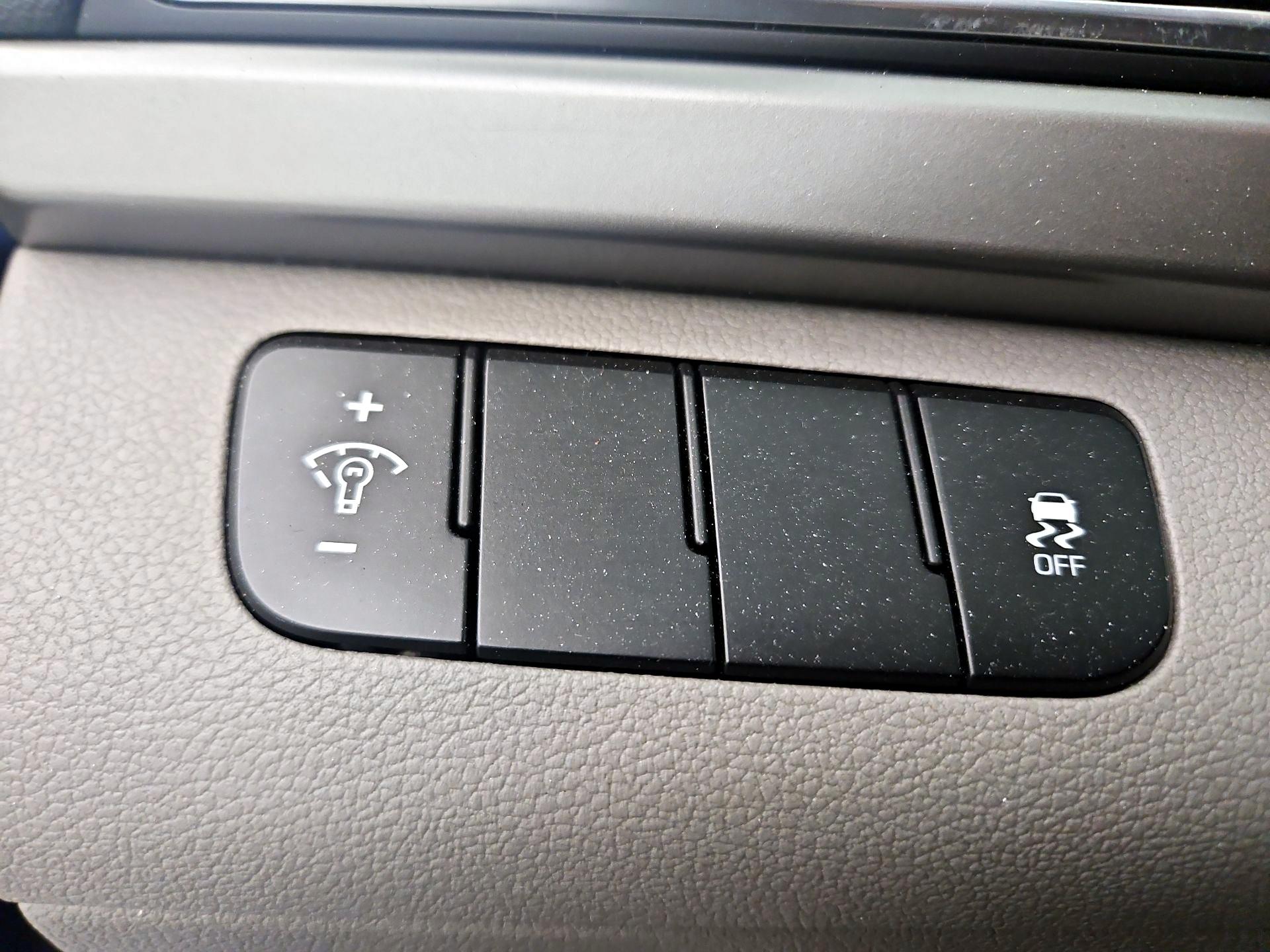 Thumbnail: 2017 Hyundai Elantra - 13