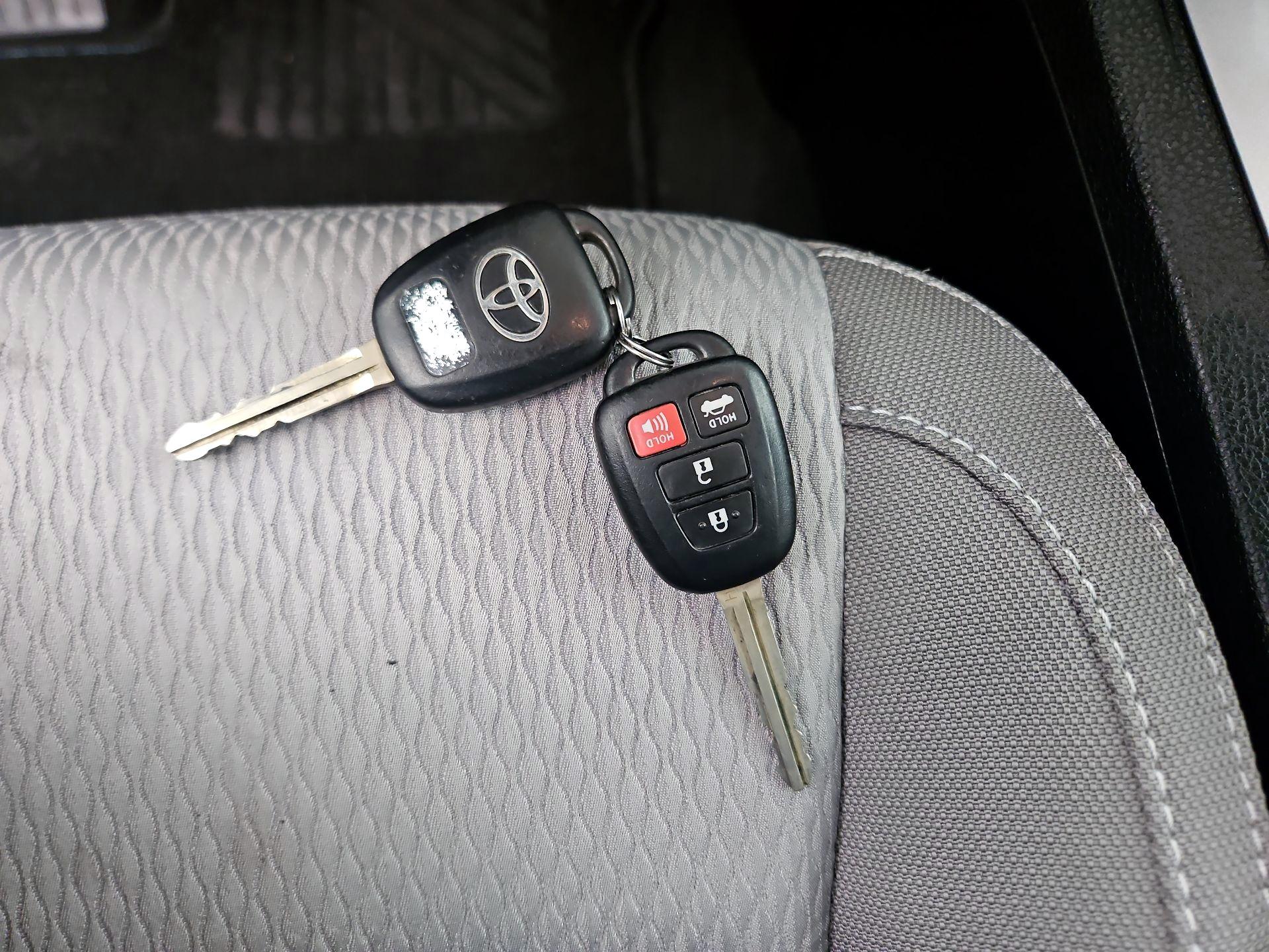 Thumbnail: 2014 Toyota Corolla - 19