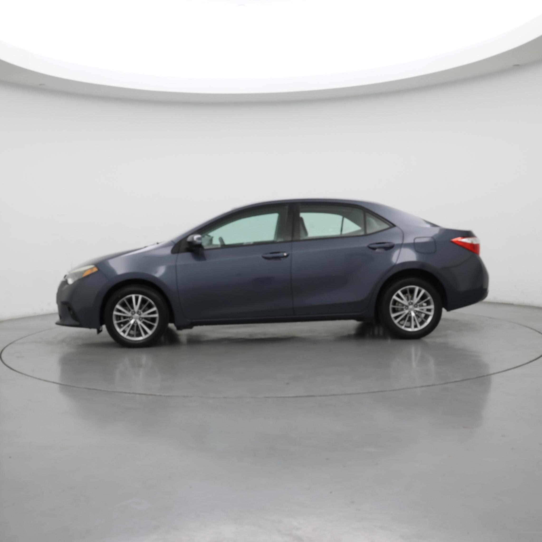 Thumbnail: 2014 Toyota Corolla - 3