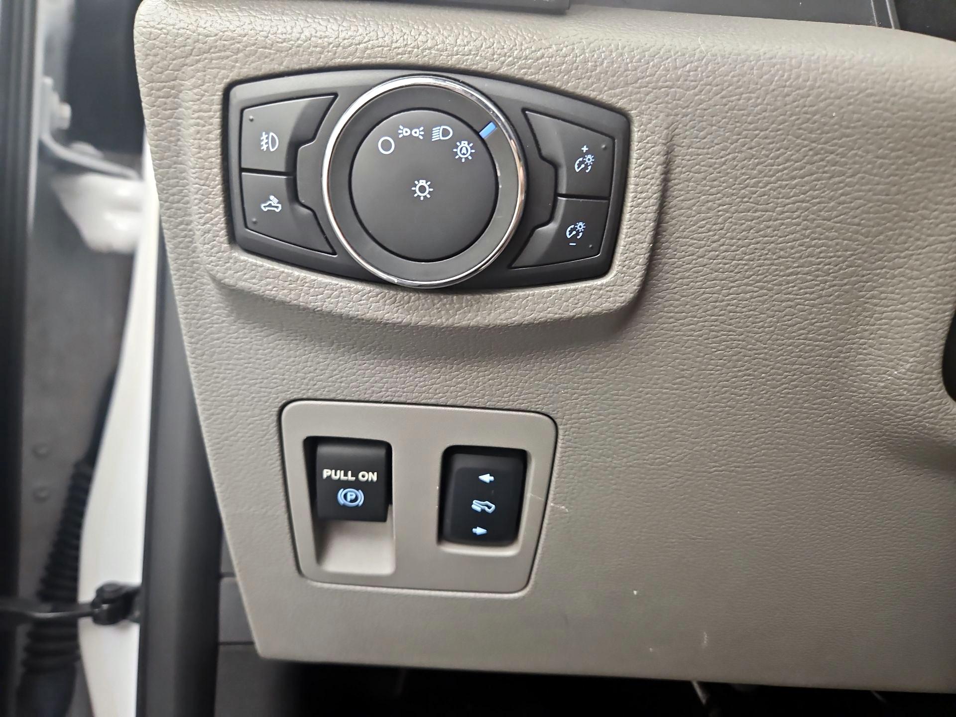Thumbnail: 2015 Ford F-150 - 13