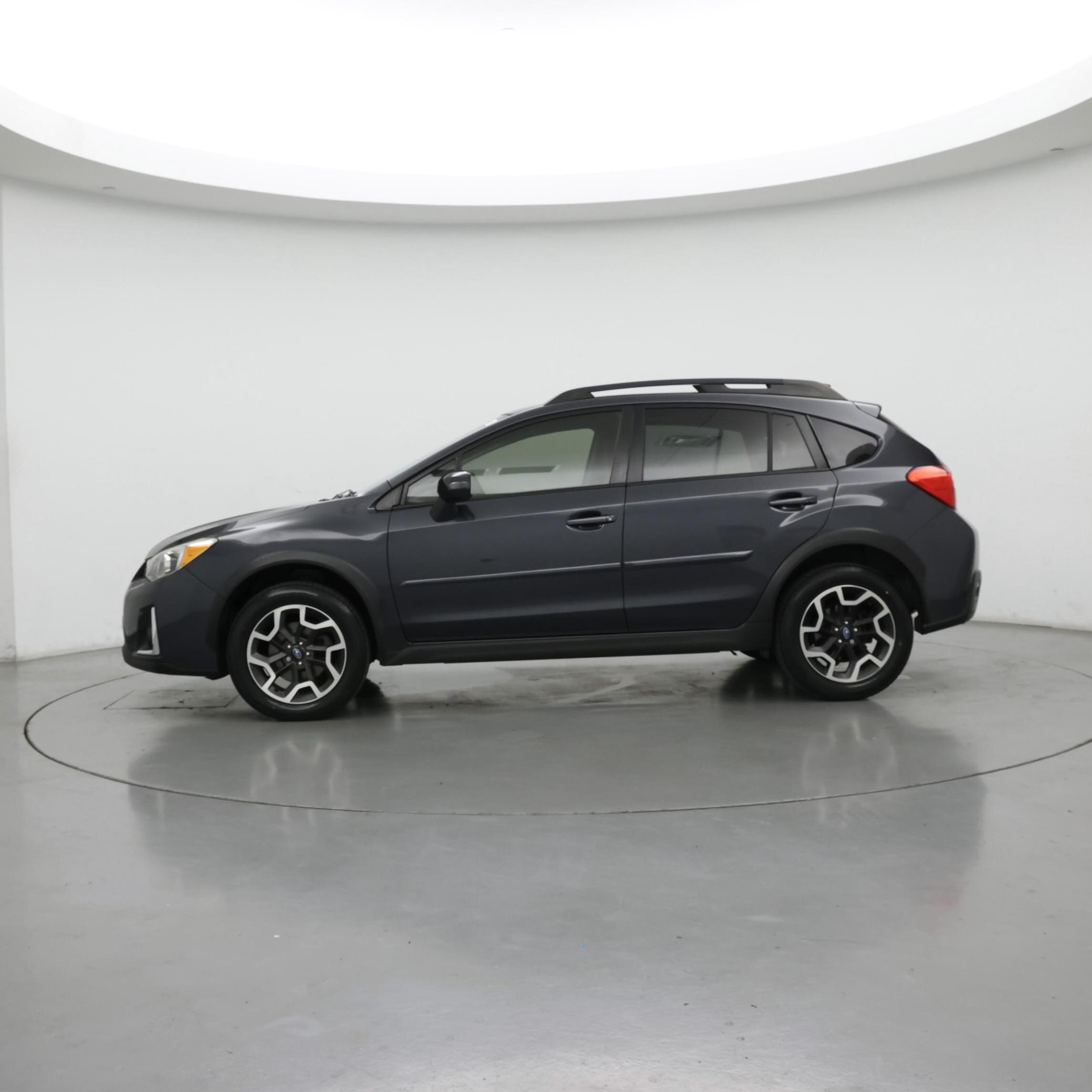 Thumbnail: 2017 Subaru Crosstrek - 3