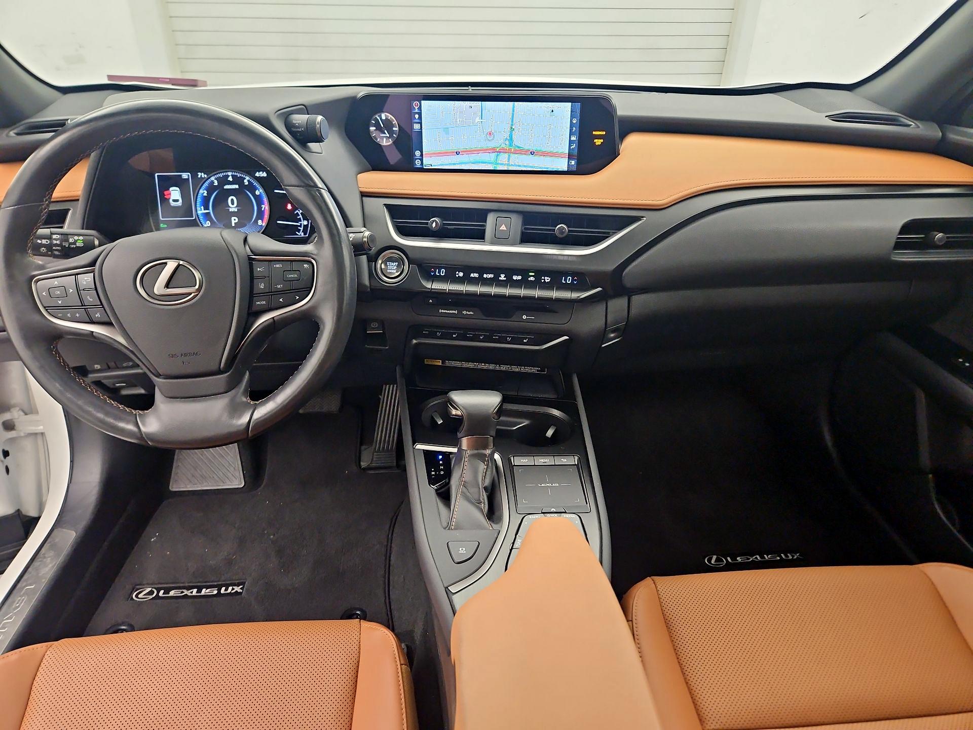 Thumbnail: 2019 Lexus UX - 9