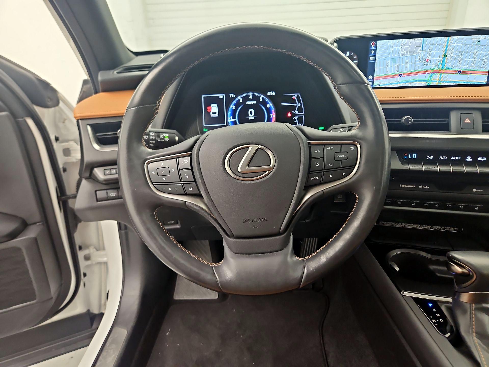 Thumbnail: 2019 Lexus UX - 10