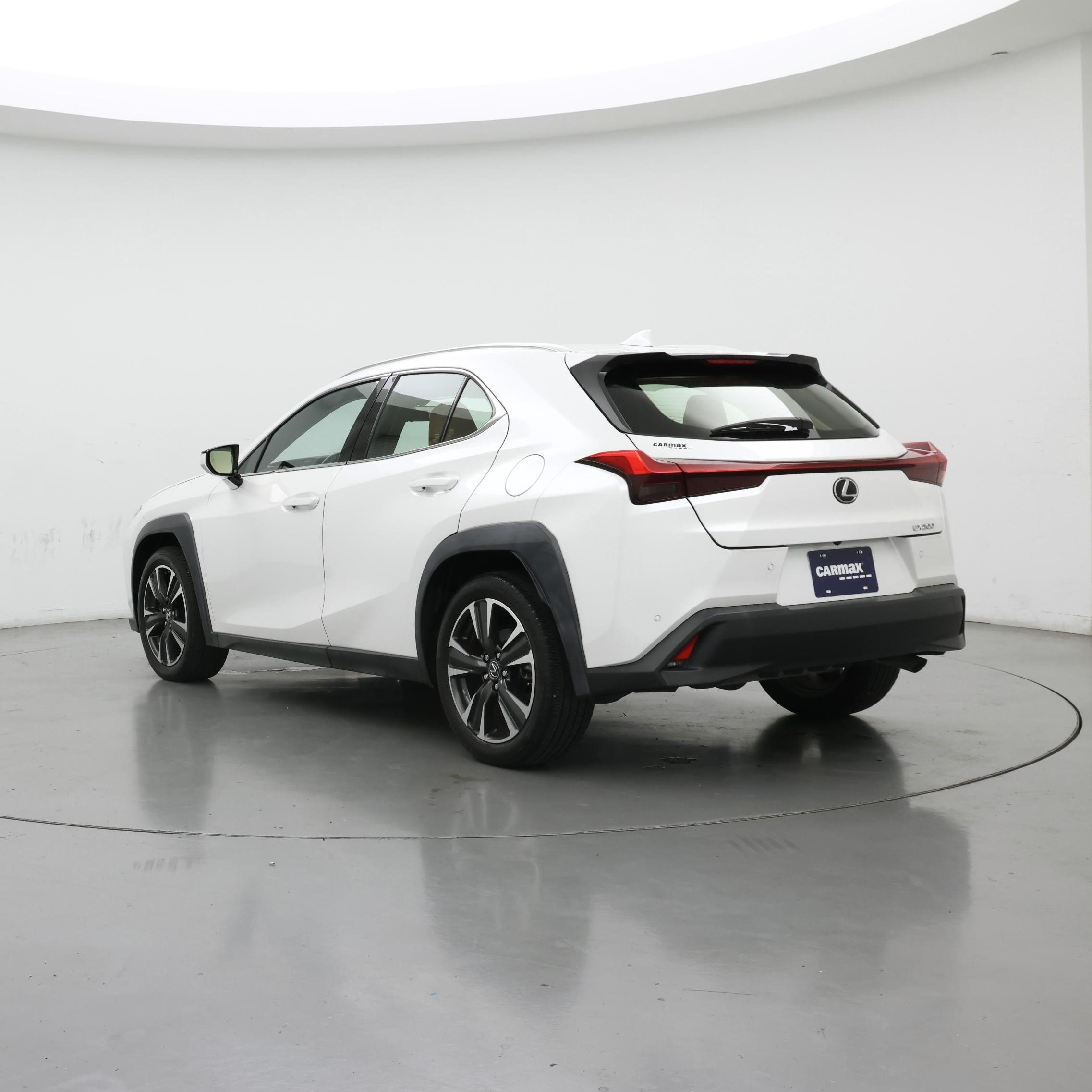 Thumbnail: 2019 Lexus UX - 2