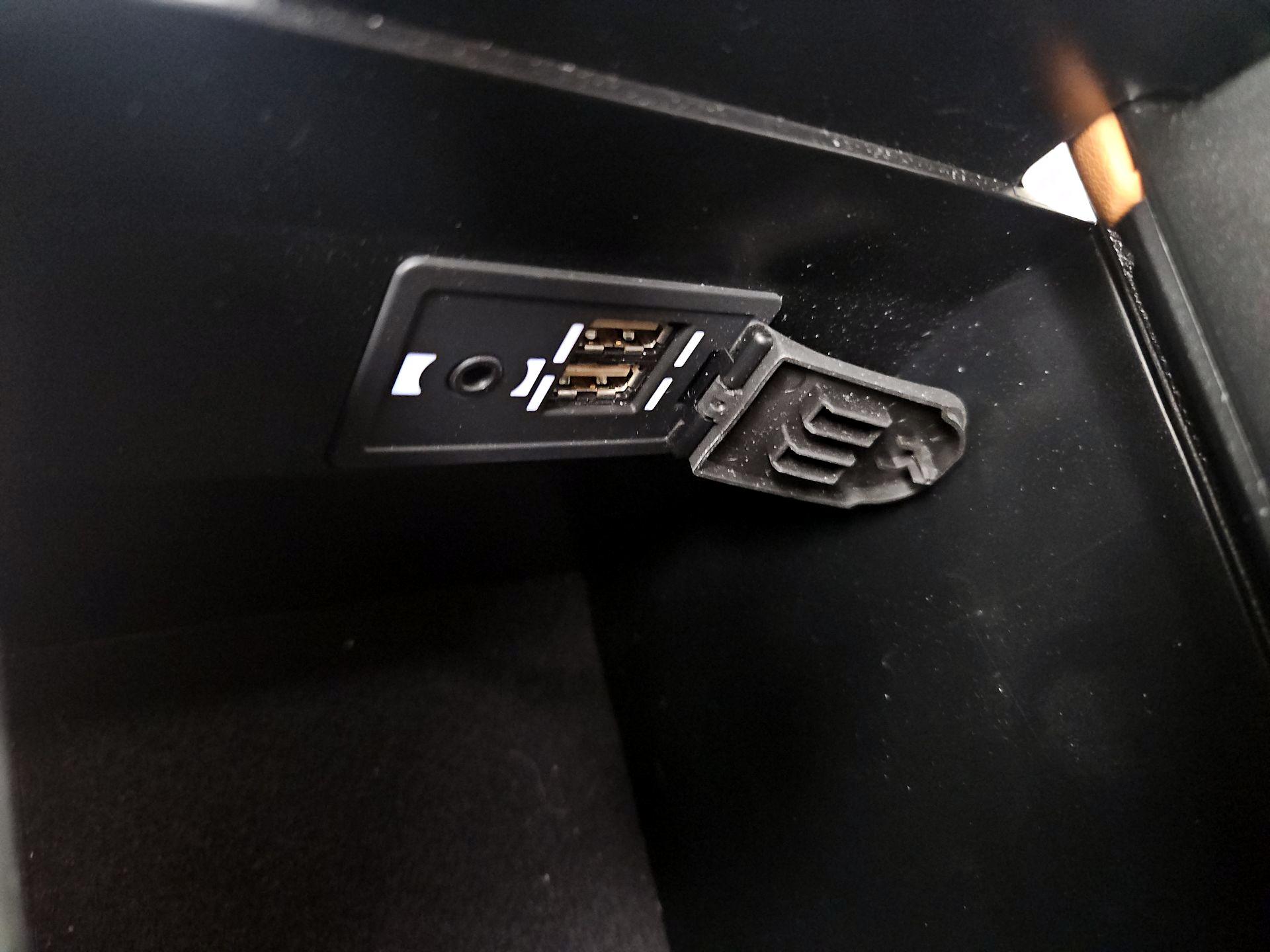 Thumbnail: 2019 Lexus UX - 19
