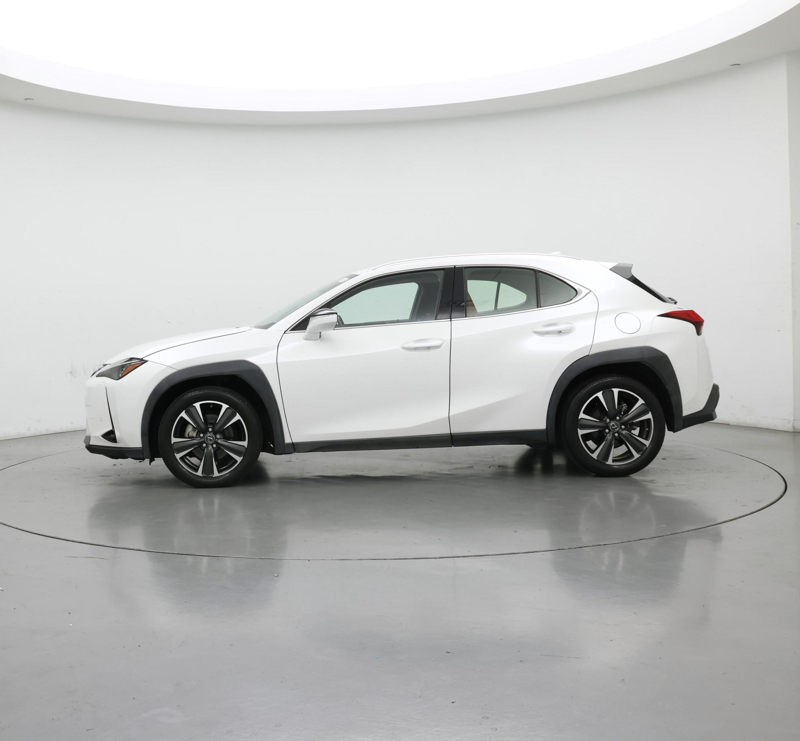 Thumbnail: 2019 Lexus UX - 3